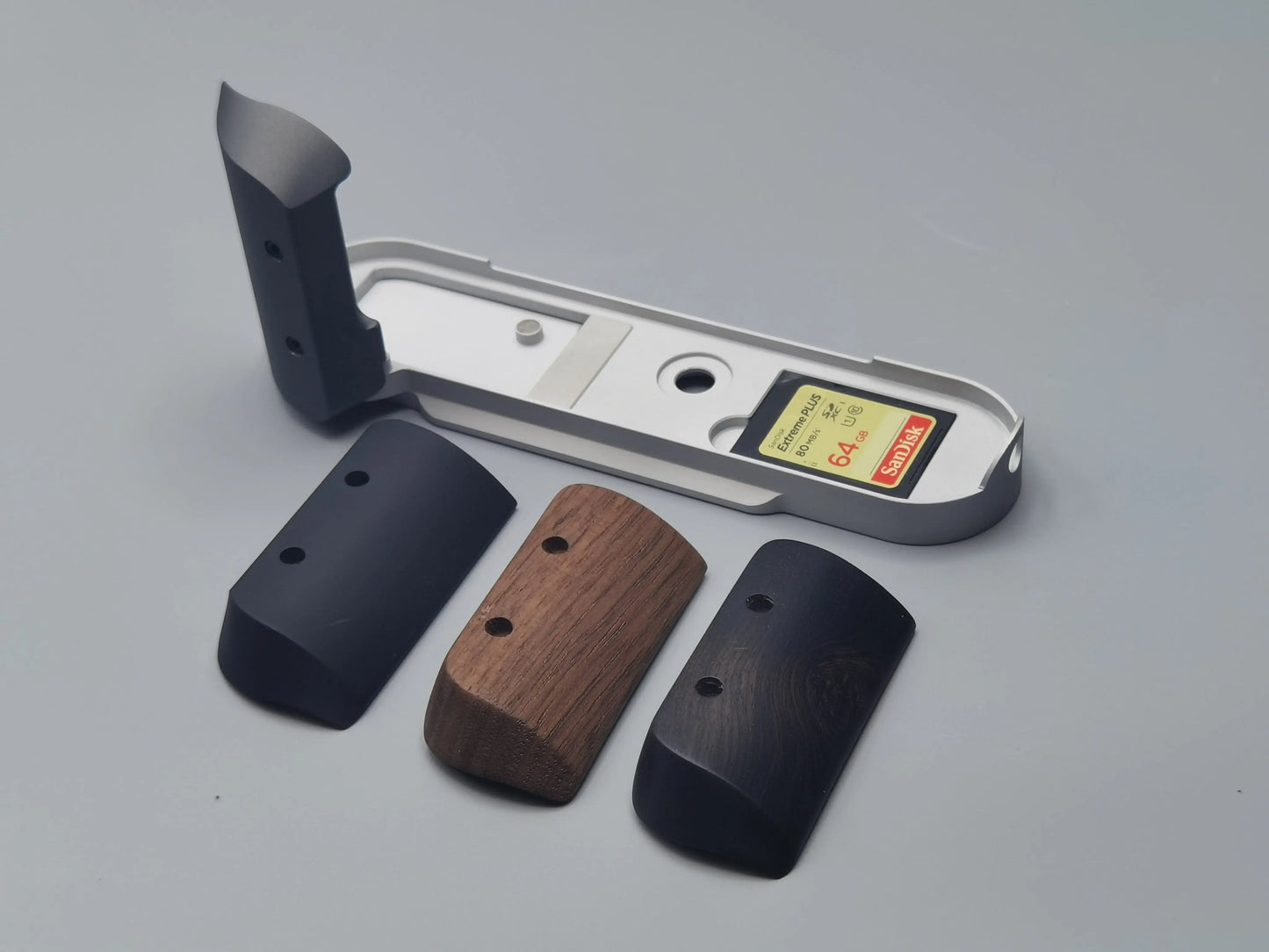 IDSworks M10-LITE modular grip for Leica M10 series IDS initial design studio