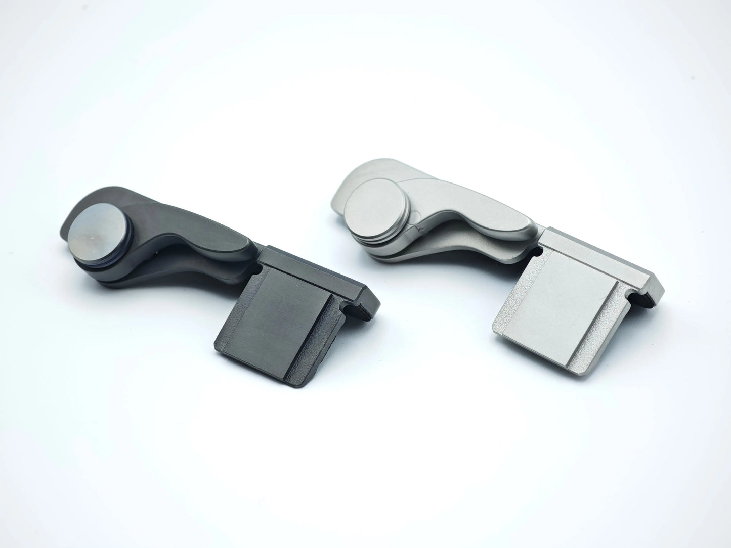 Foldable Thumb Grip for Leica M and Q series IDS initial design studio