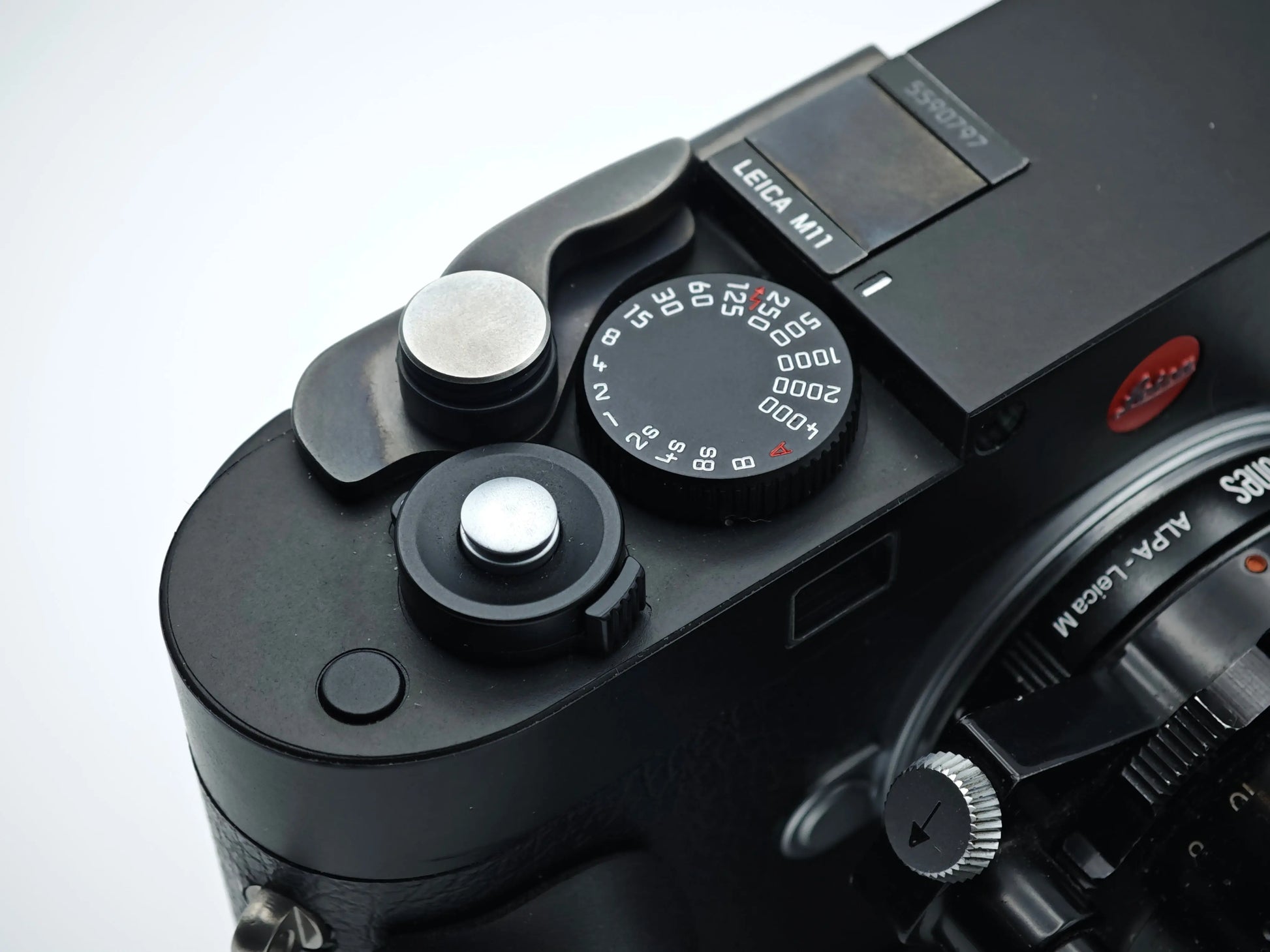 Foldable Thumb Grip for Leica M and Q series IDS initial design studio