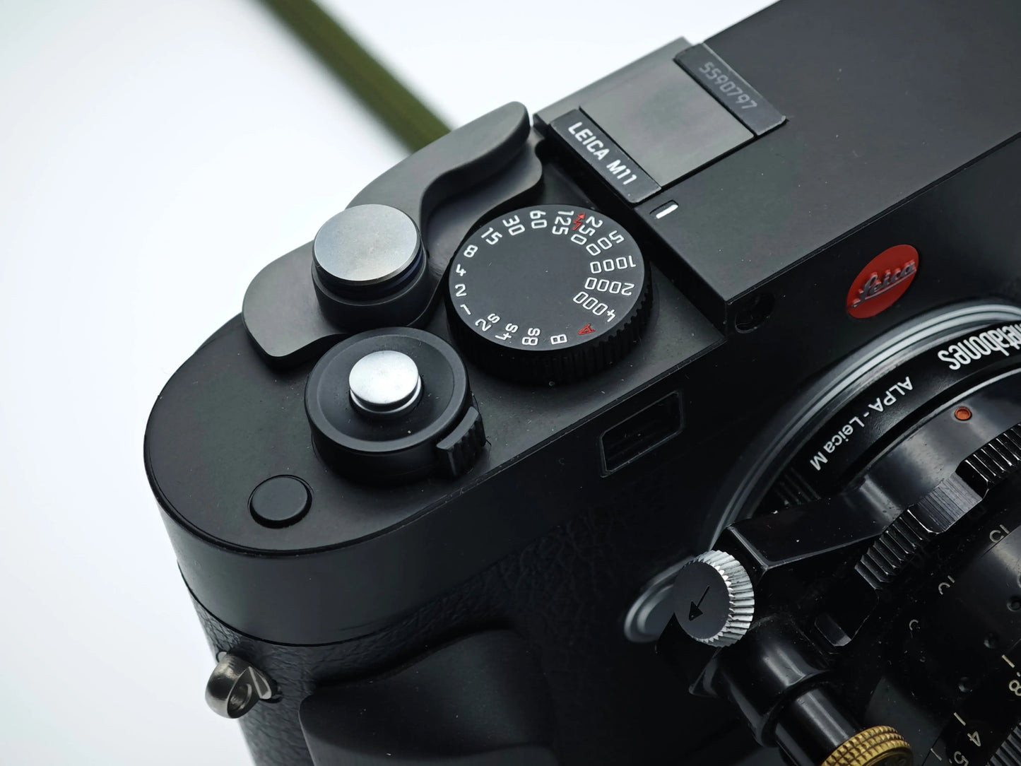 Foldable Thumb Grip for Leica M and Q series IDS initial design studio