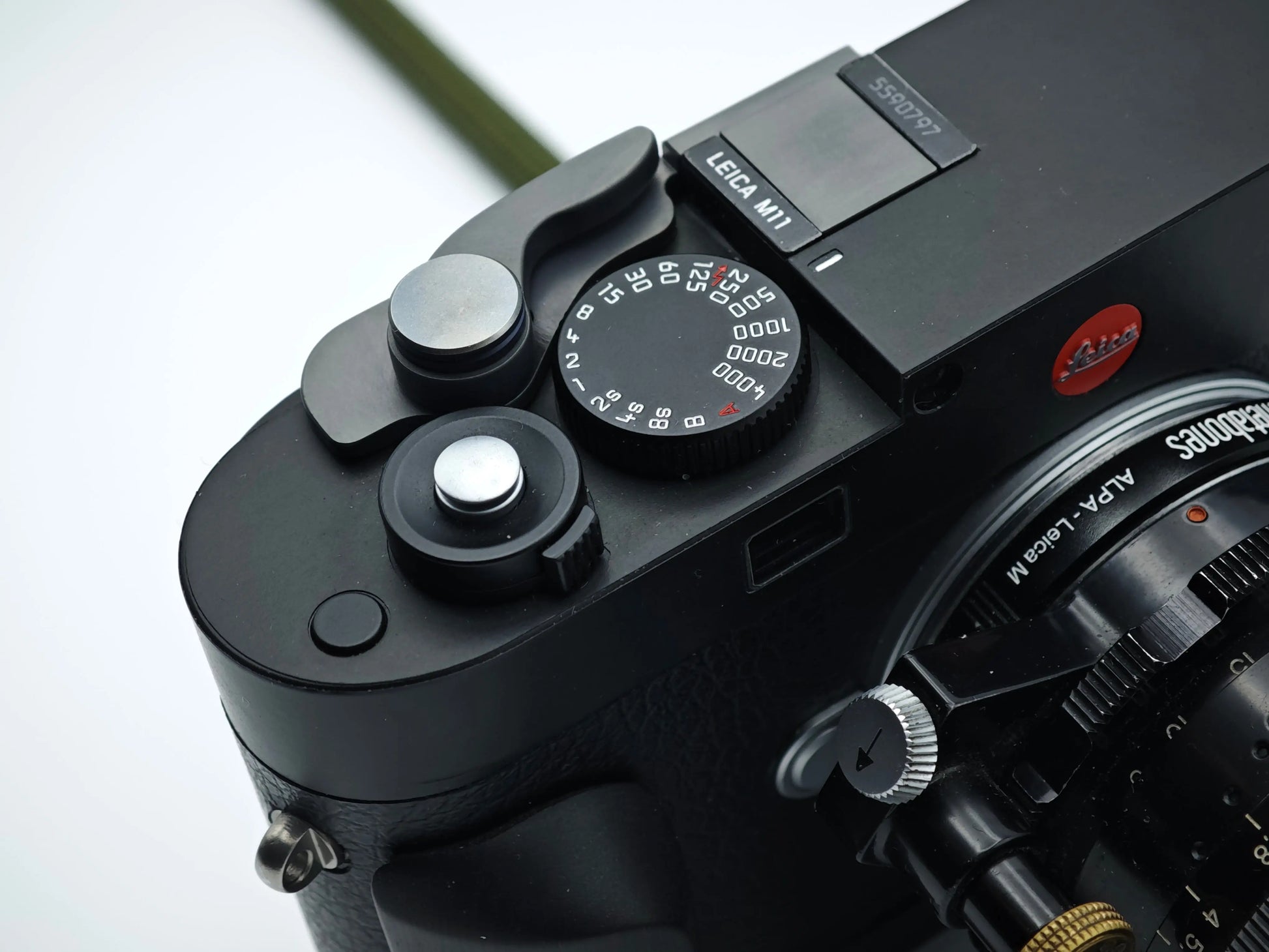 Foldable Thumb Grip for Leica M and Q series IDS initial design studio