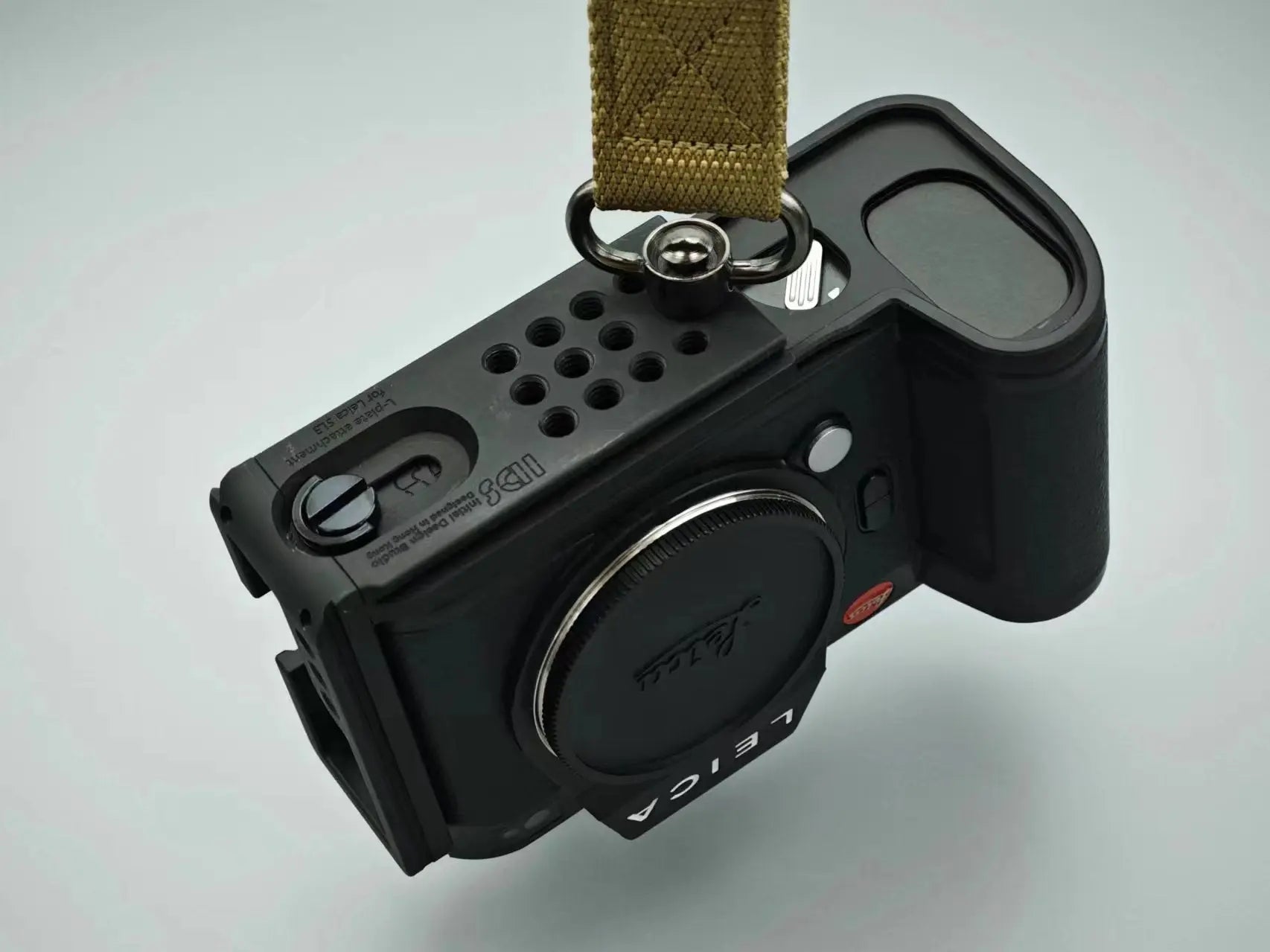 Leica SL3 modular base plate and L-plate attachment - IDS initial design studio