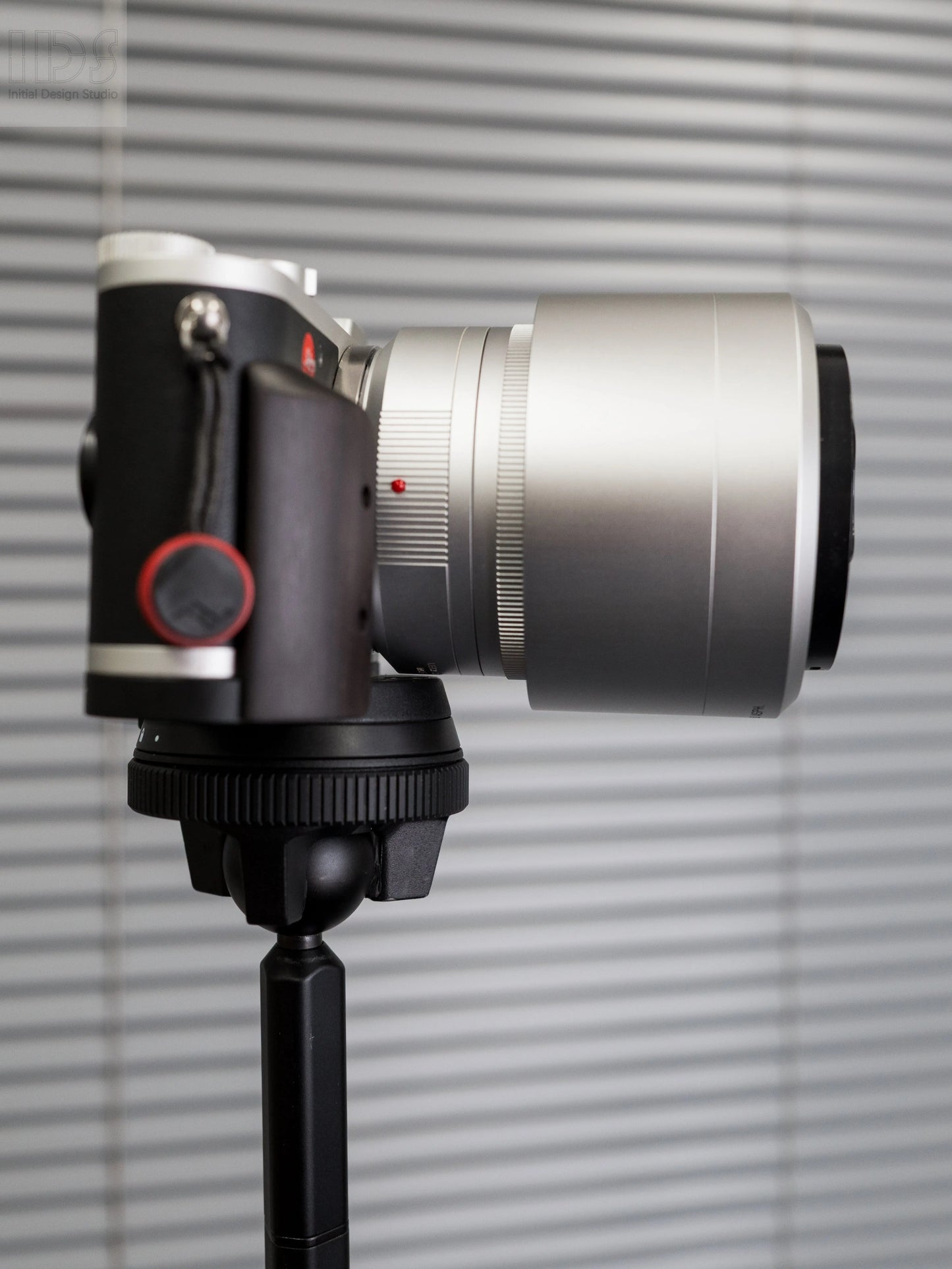 IDSworks CL Grip for Leica CL IDS initial design studio