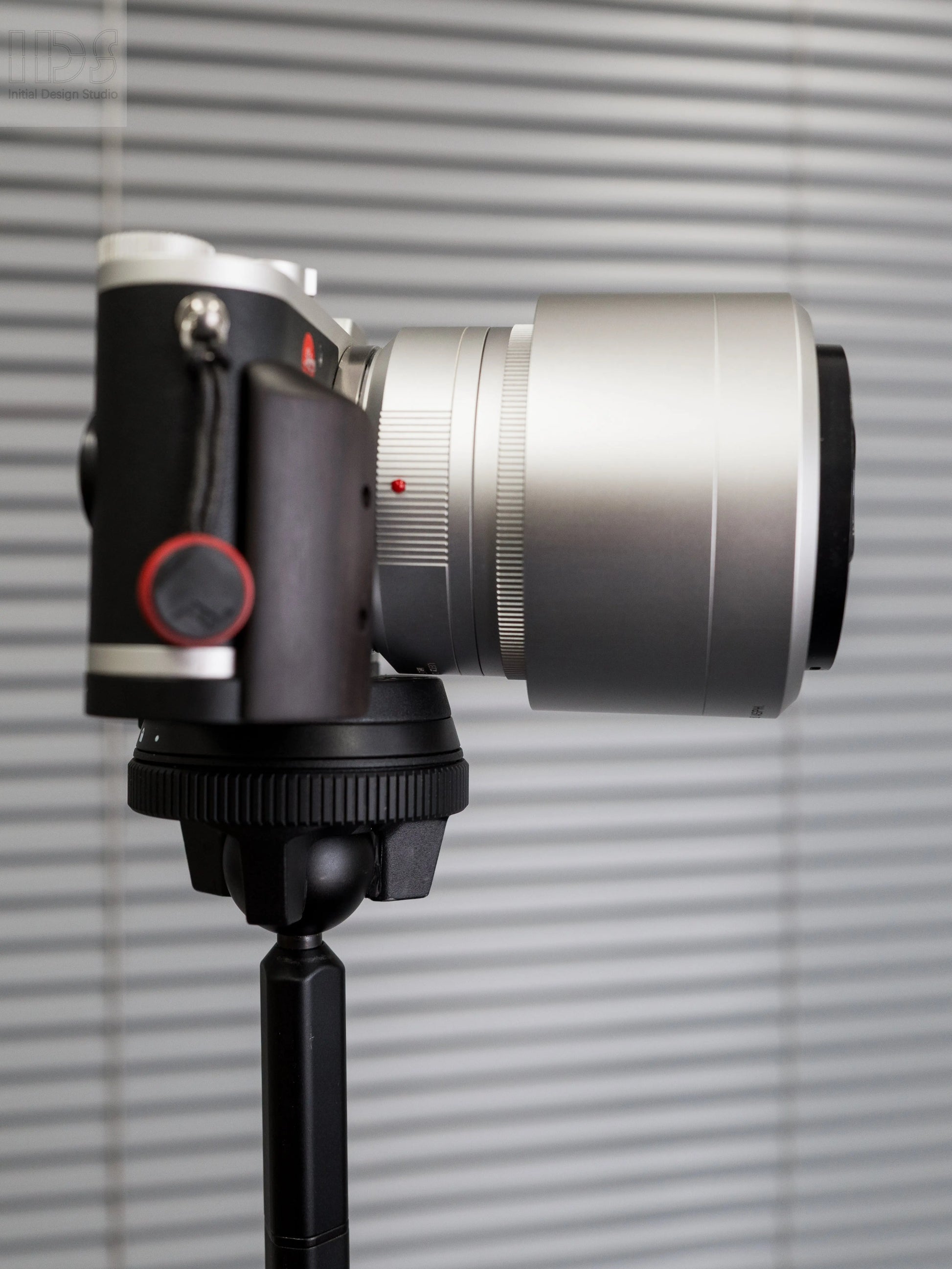 IDSworks CL Grip for Leica CL IDS initial design studio