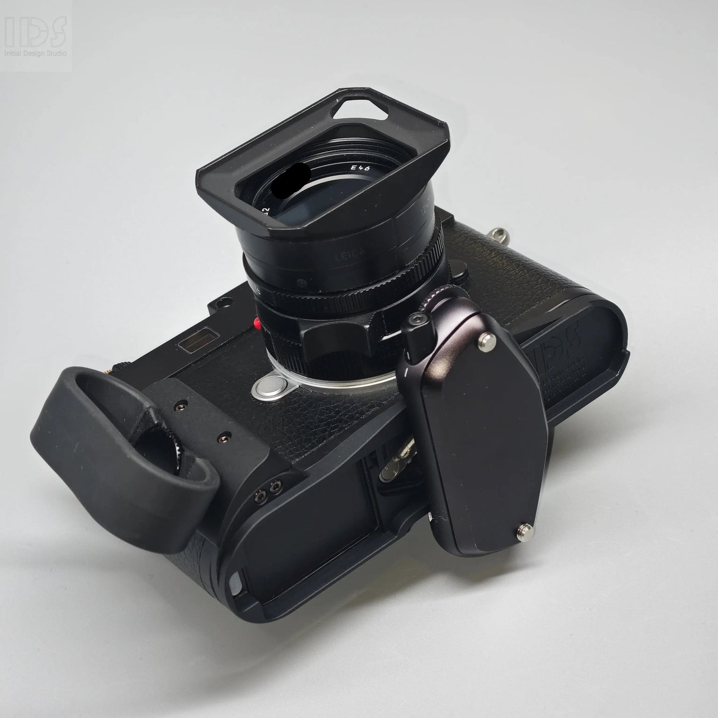 IDSworks M11-Lite Grip for Leica M11 series IDS initial design studio