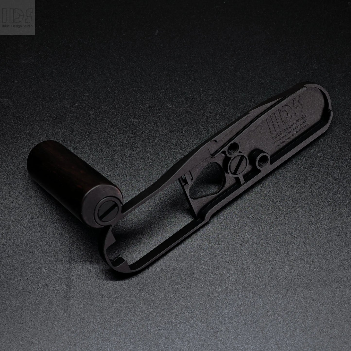 IDSworks Pillar Grip for Leica M11 series IDS initial design studio