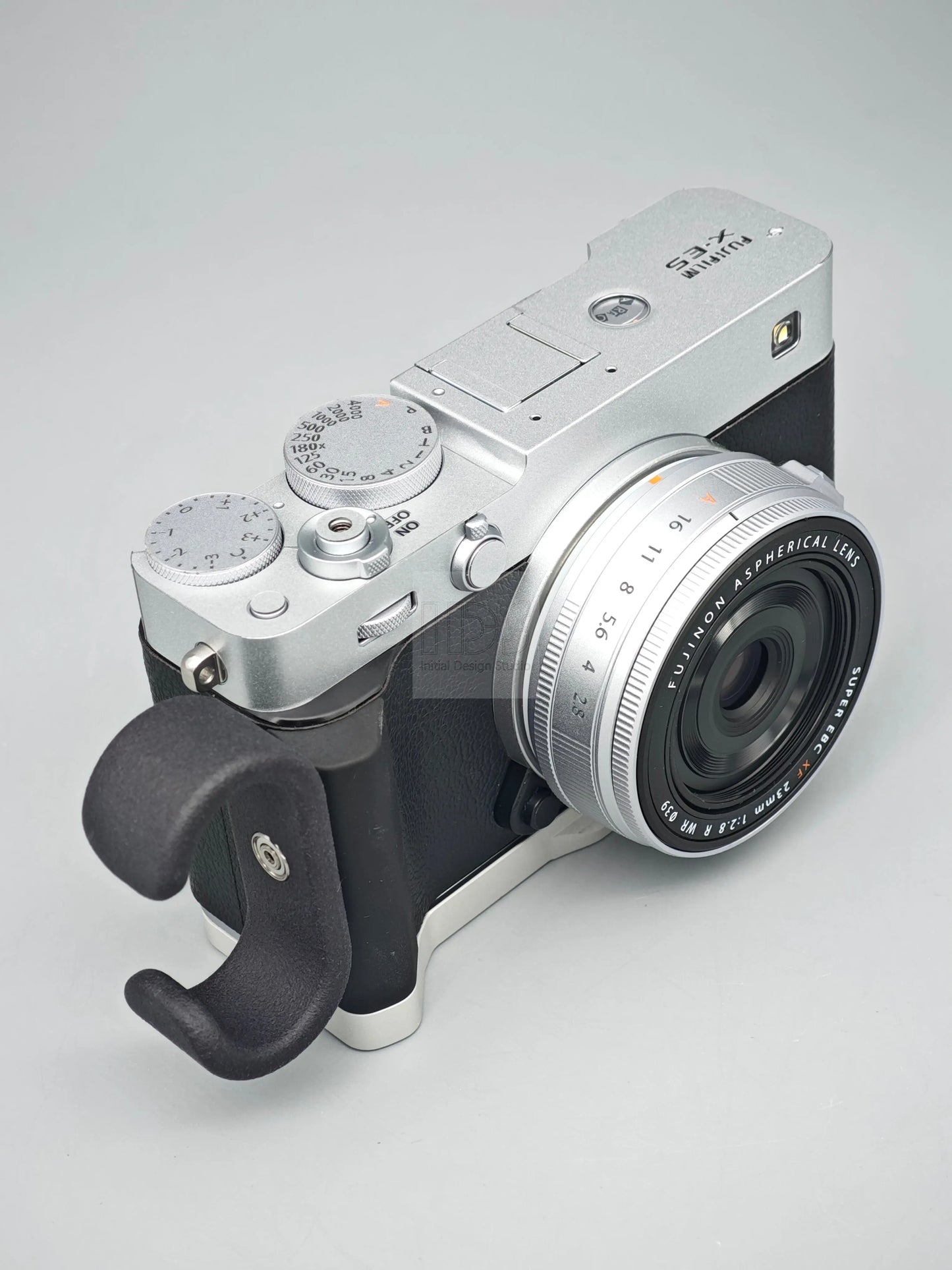 IDSworks modular grip for Fujifilm X-E5 IDS initial design studio