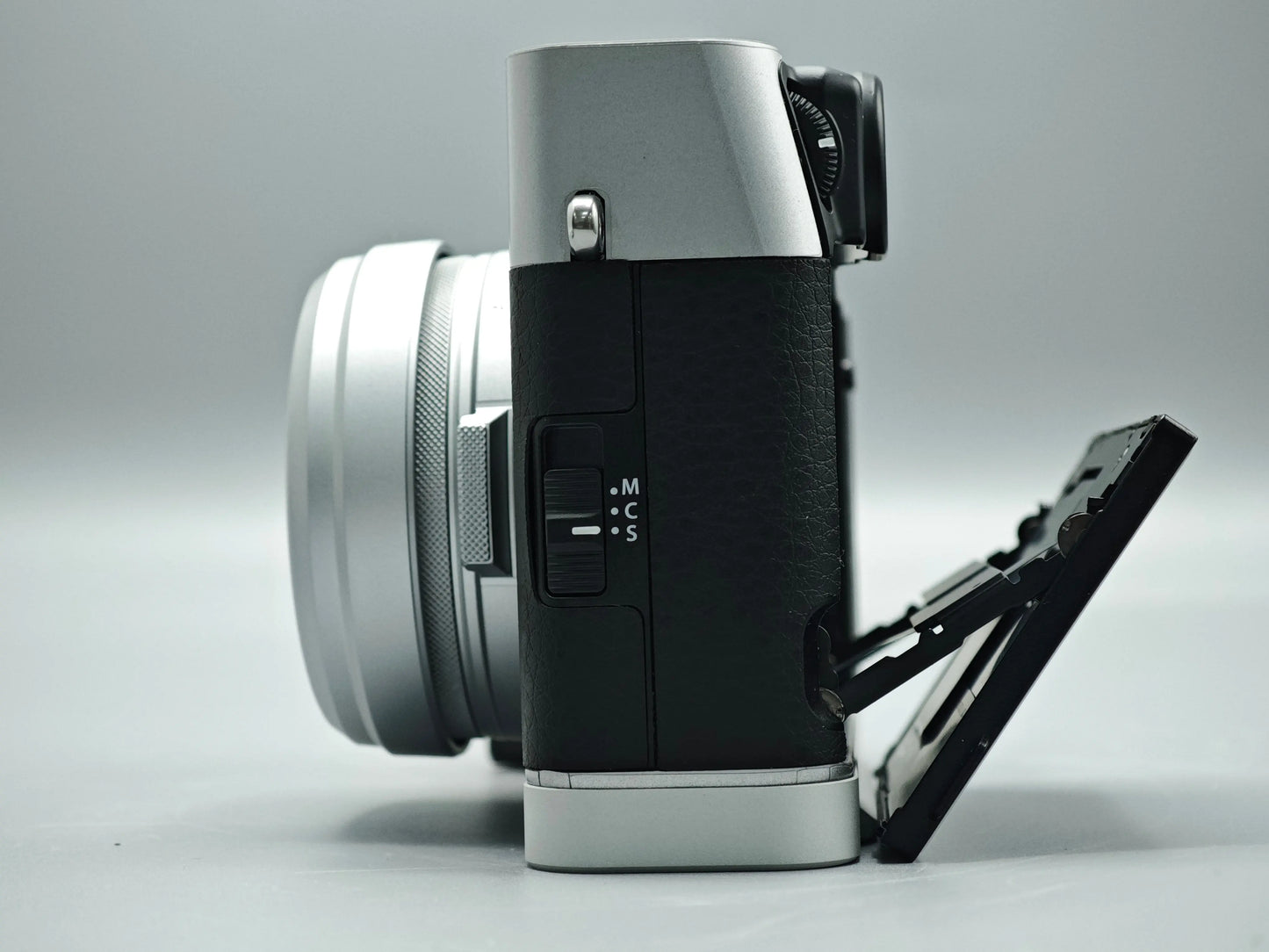 Fuji X100VI Grip from IDSworks IDS initial design studio