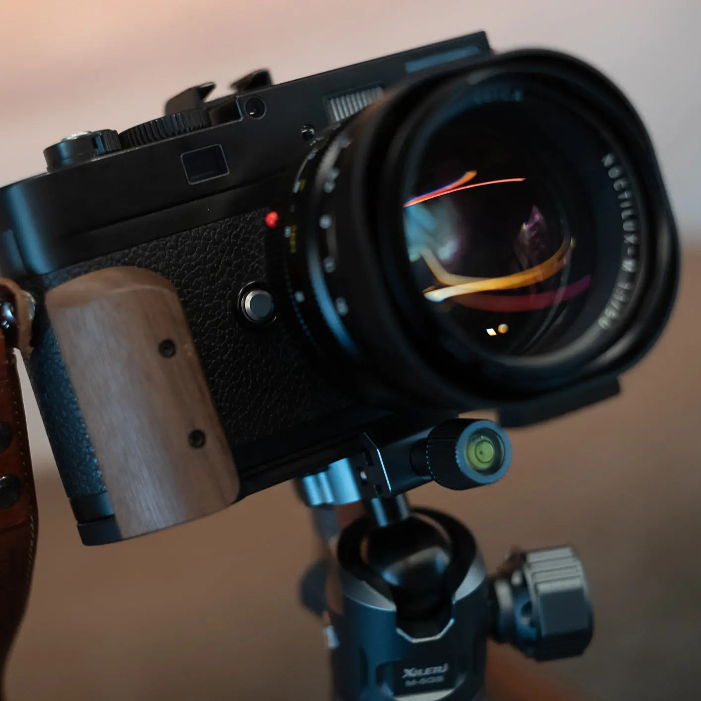 IDS modular grip for Leica M9 / M8 IDS initial design studio