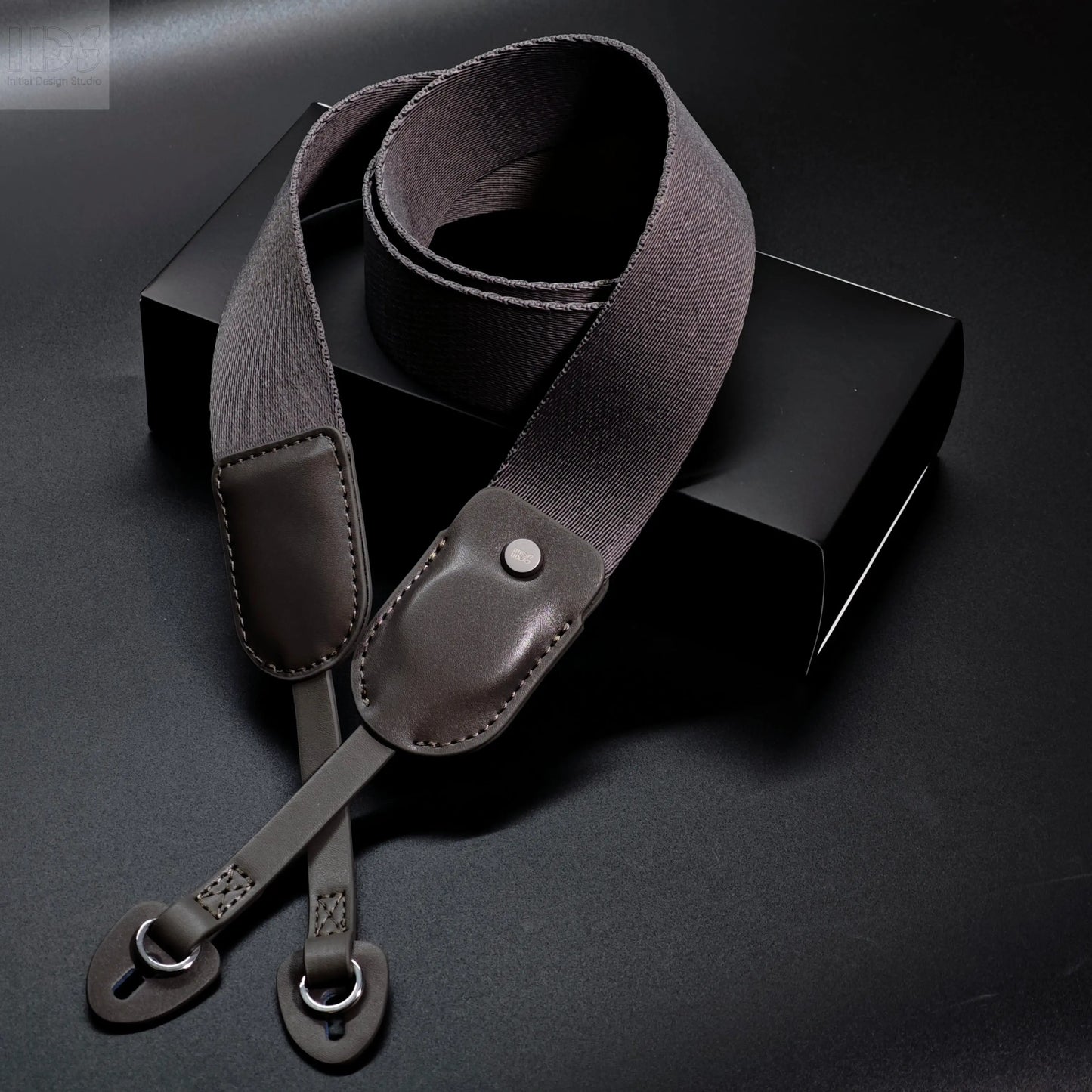 TagStrap with AirTag compartment from IDSworks IDS initial design studio