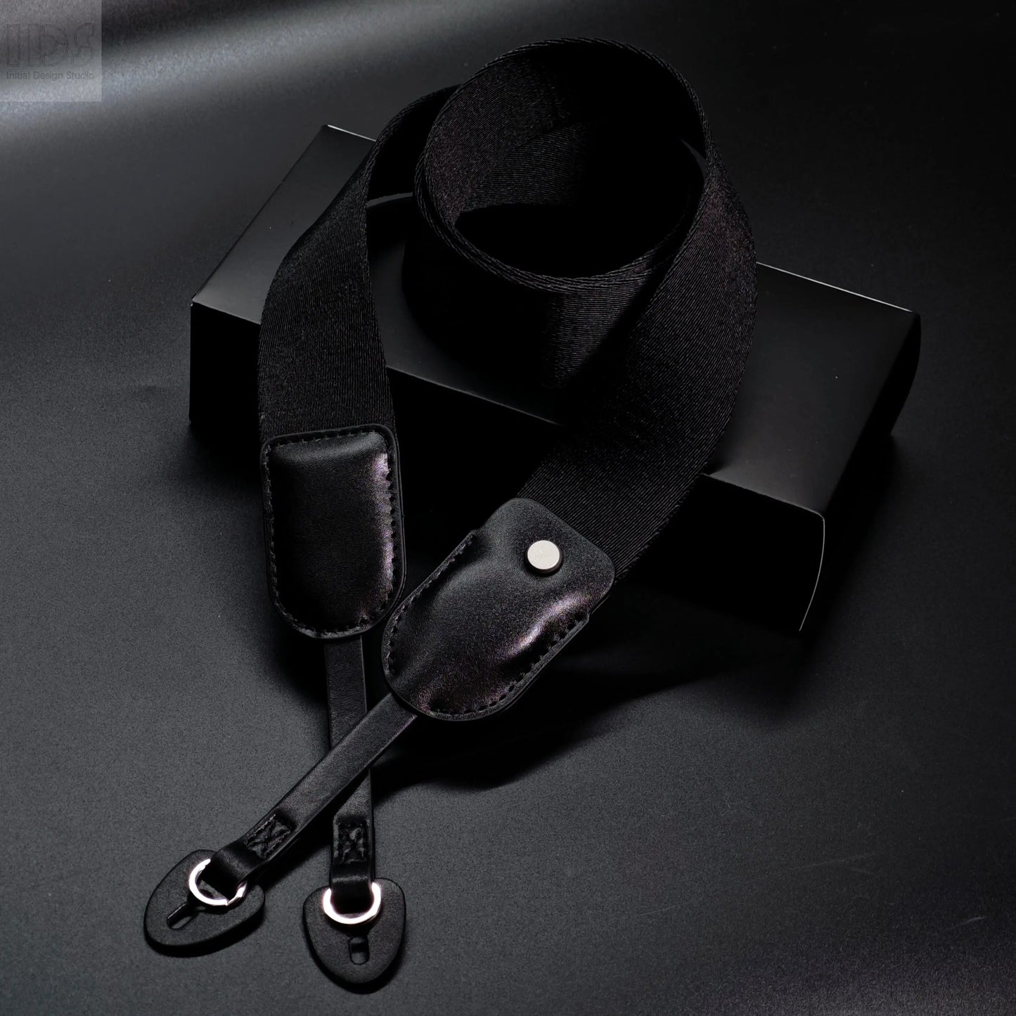 TagStrap with AirTag compartment from IDSworks IDS initial design studio