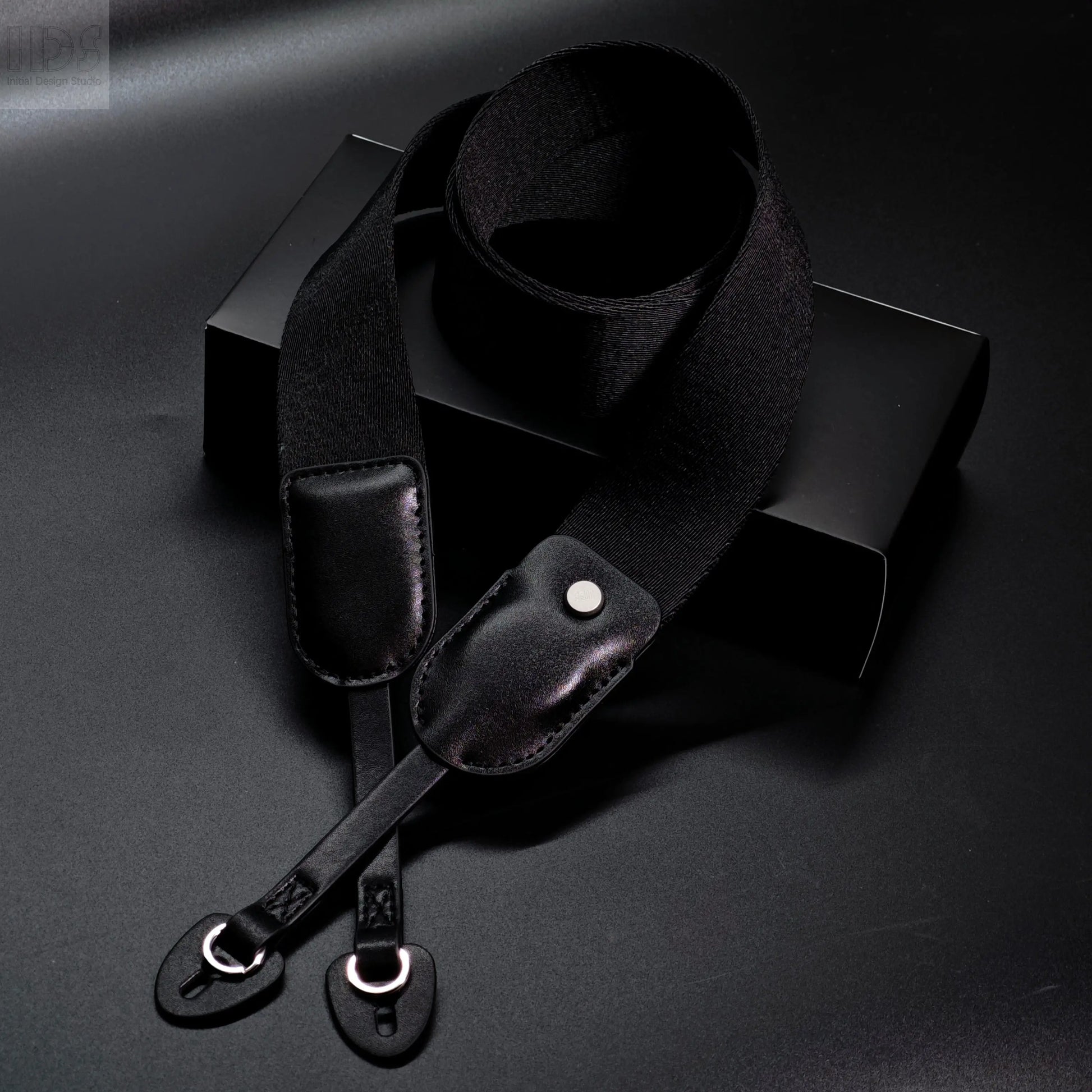 TagStrap with AirTag compartment from IDSworks IDS initial design studio