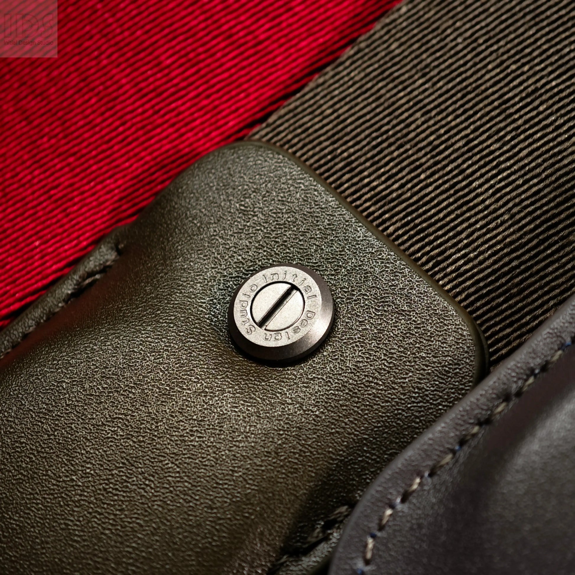 TagStrap with AirTag compartment from IDSworks IDS initial design studio