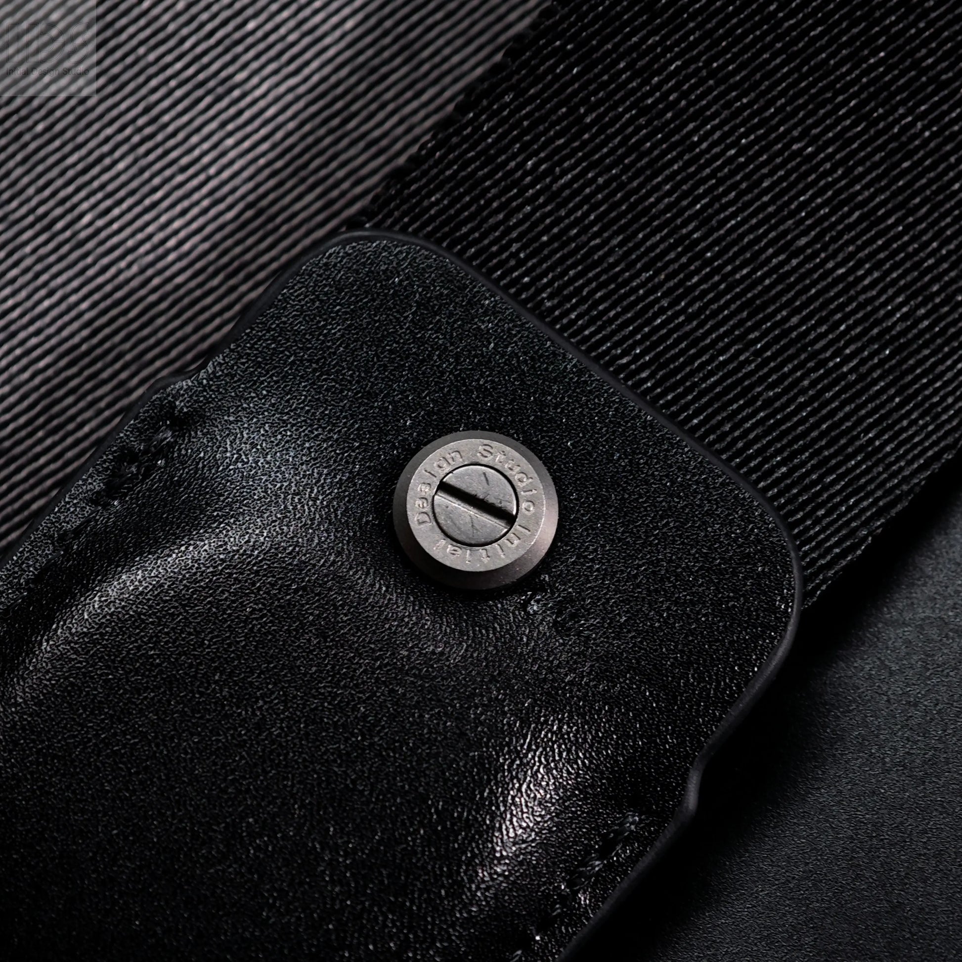 TagStrap with AirTag compartment from IDSworks IDS initial design studio