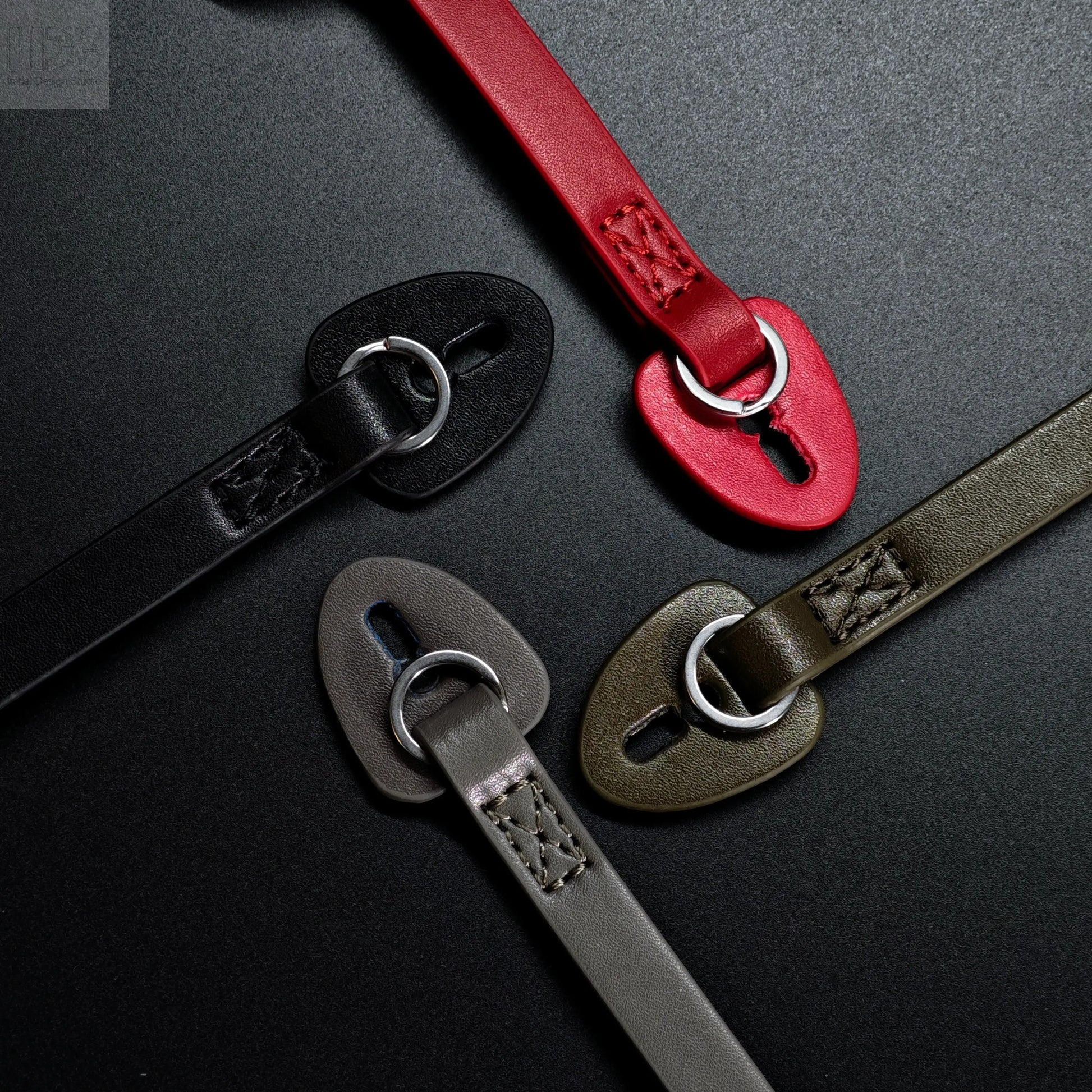 TagStrap with AirTag compartment from IDSworks IDS initial design studio