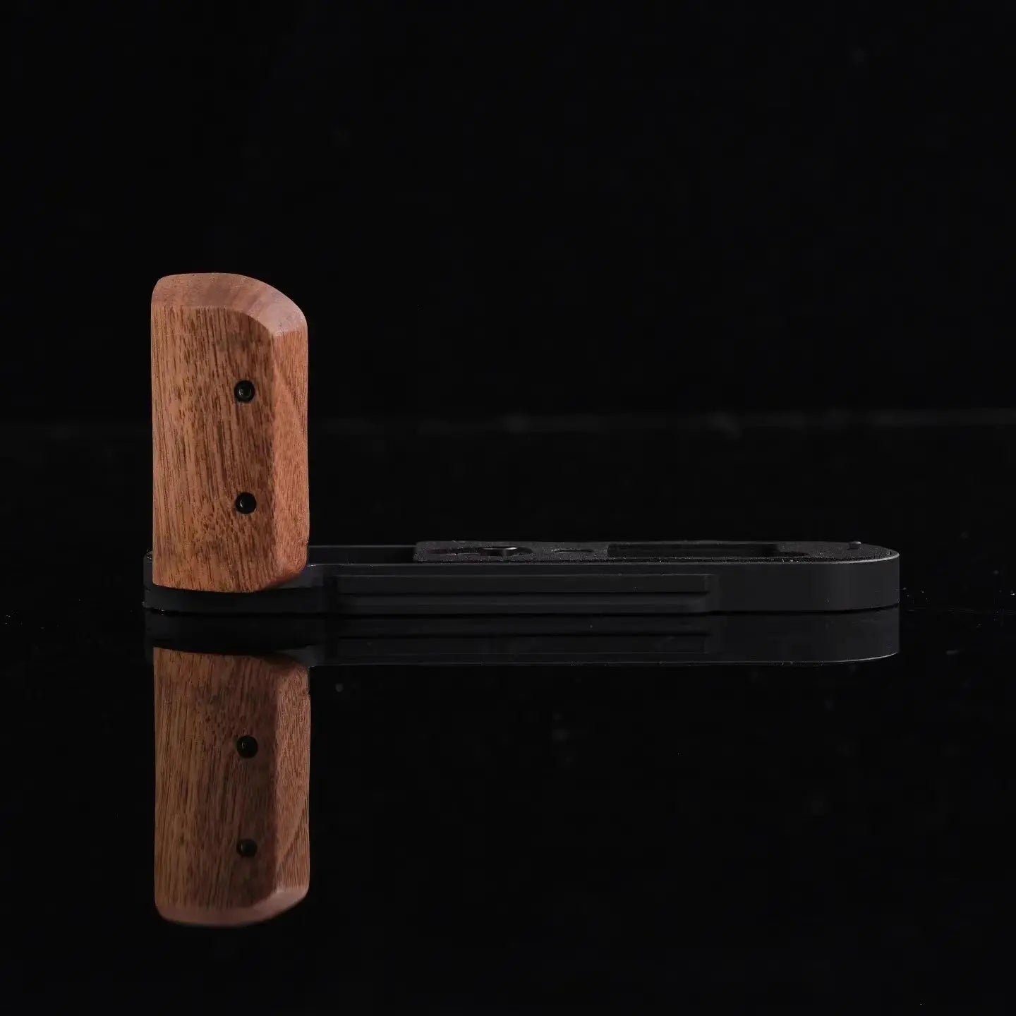 IDS modular grip for Leica M11 IDS initial design studio