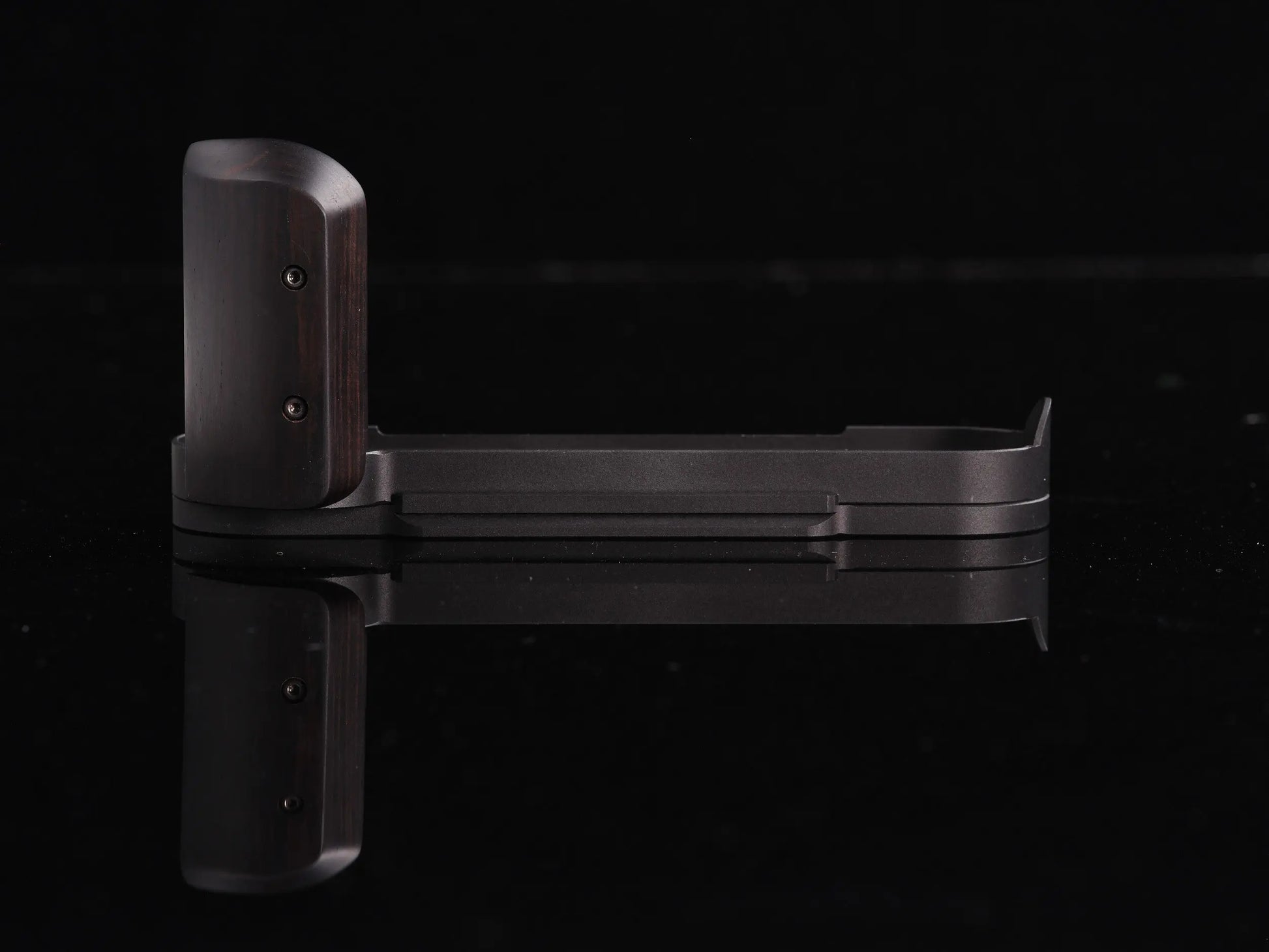 IDS modular grip for Leica M10 IDS initial design studio