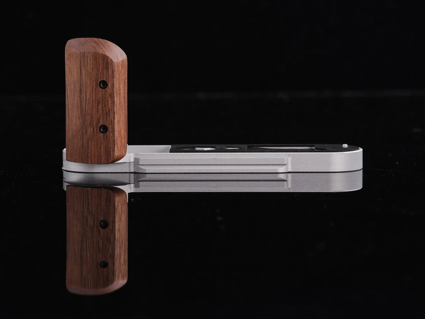 IDS modular grip for Leica M11 IDS initial design studio
