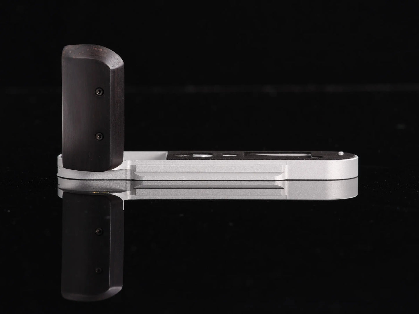 IDS modular grip for Leica M11 IDS initial design studio