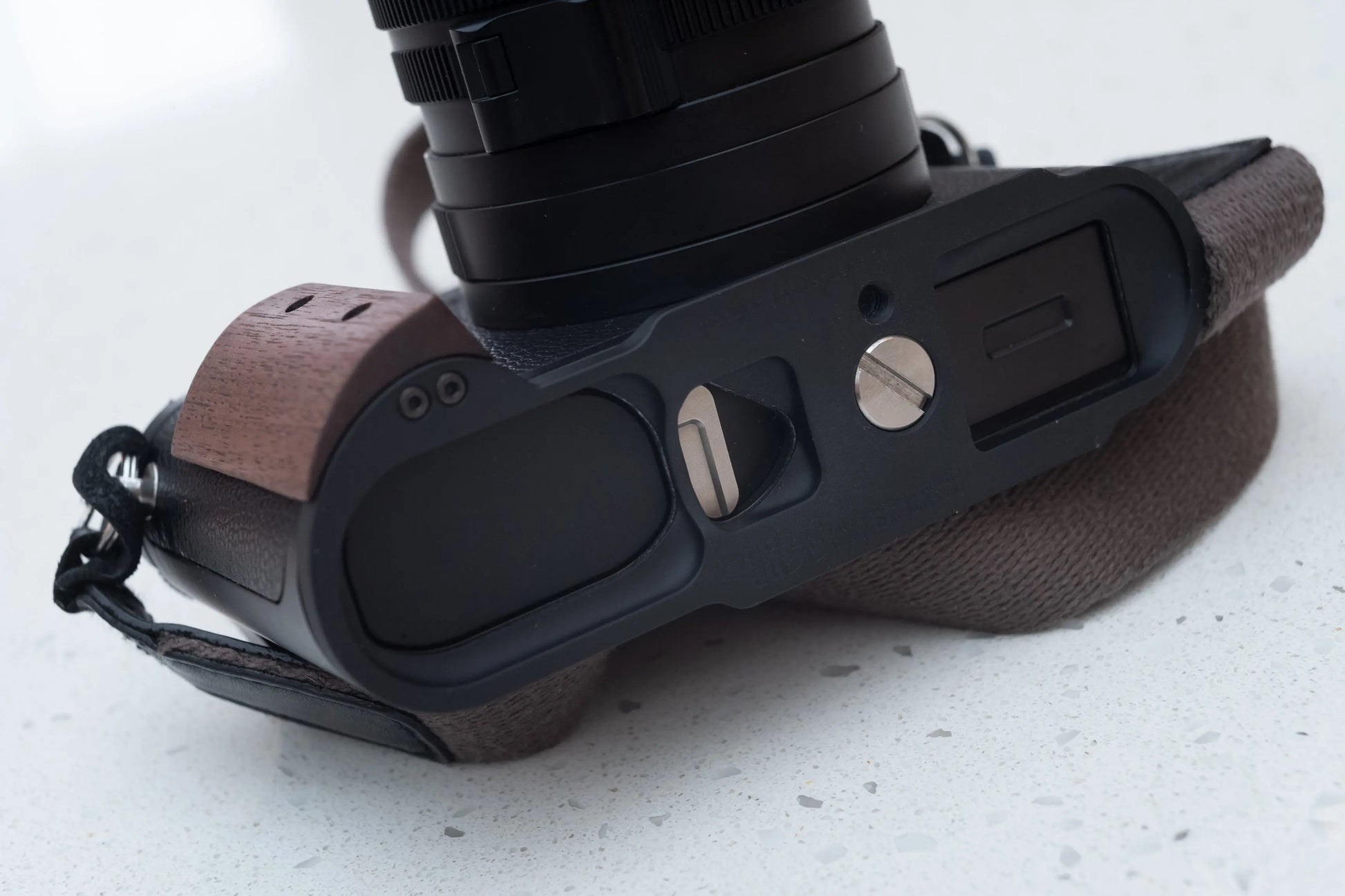 IDS modular grip for Leica Q2 cameras IDS initial design studio