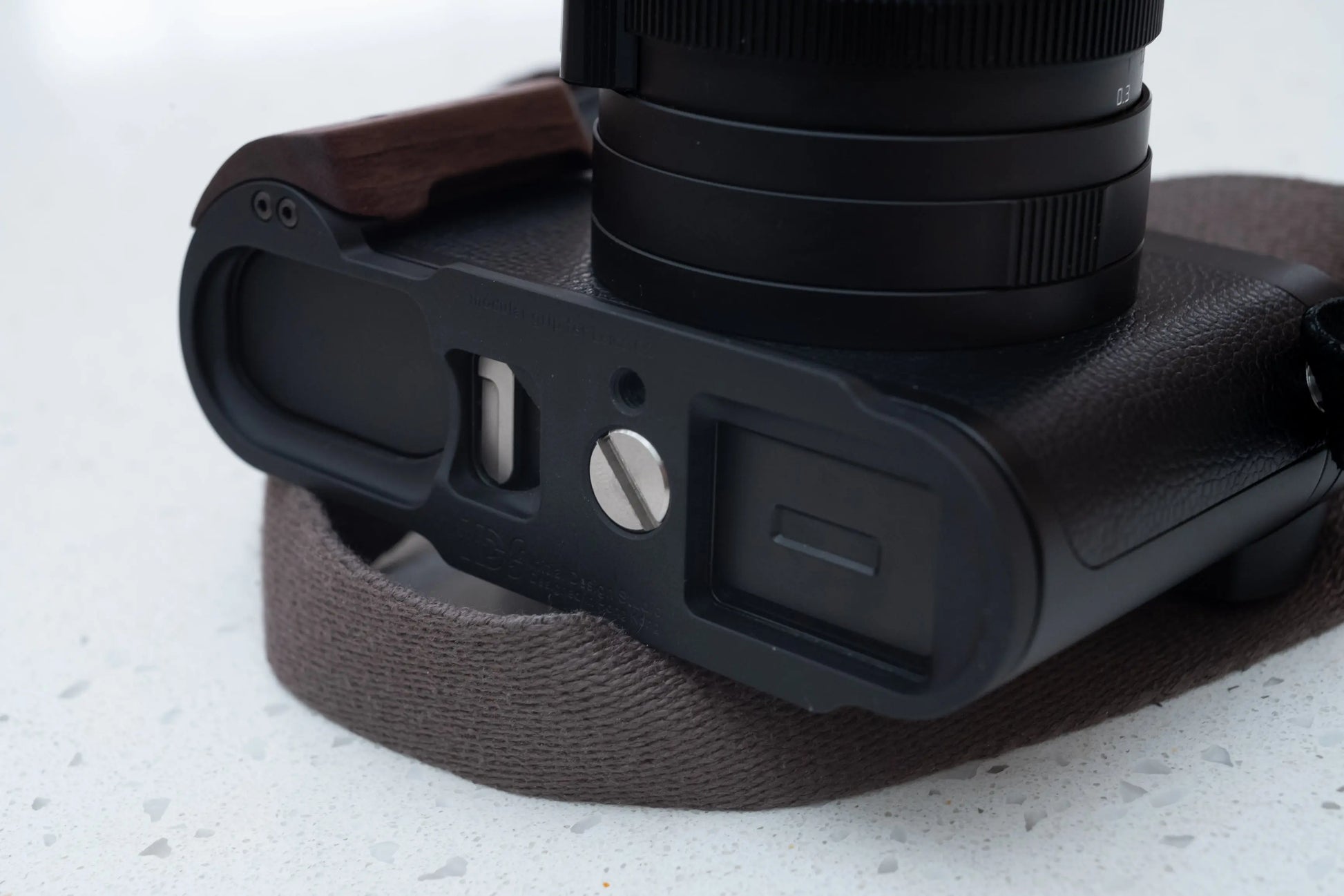 IDS modular grip for Leica Q2 cameras IDS initial design studio