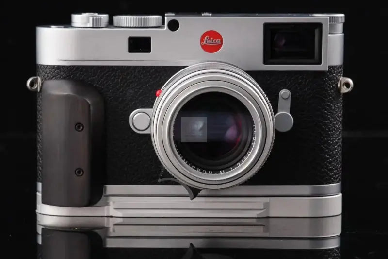 Best Leica M11 Grip for Real Handling IDS initial design studio