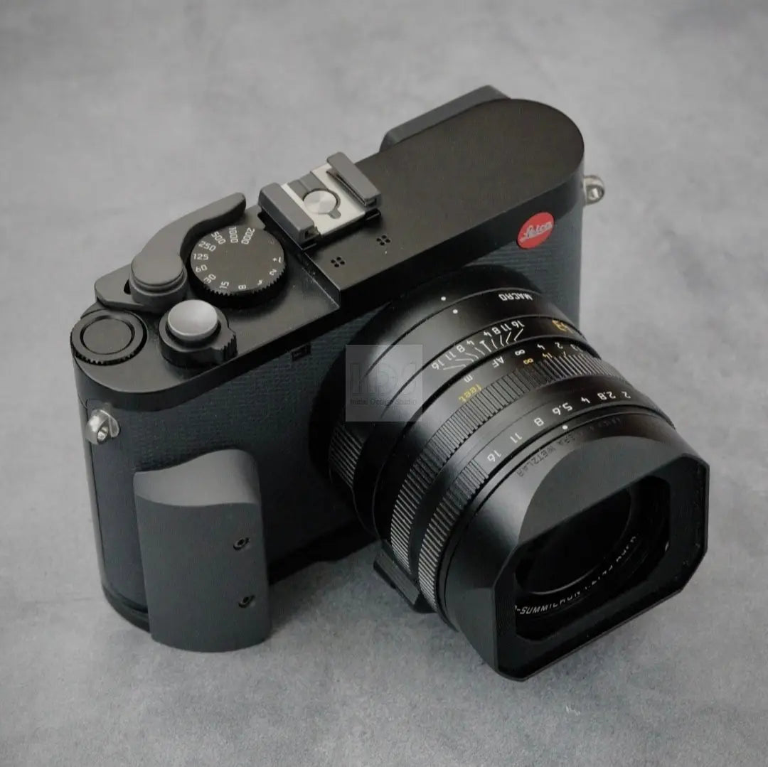 Best Thumb Grip for Leica Q3? IDS initial design studio