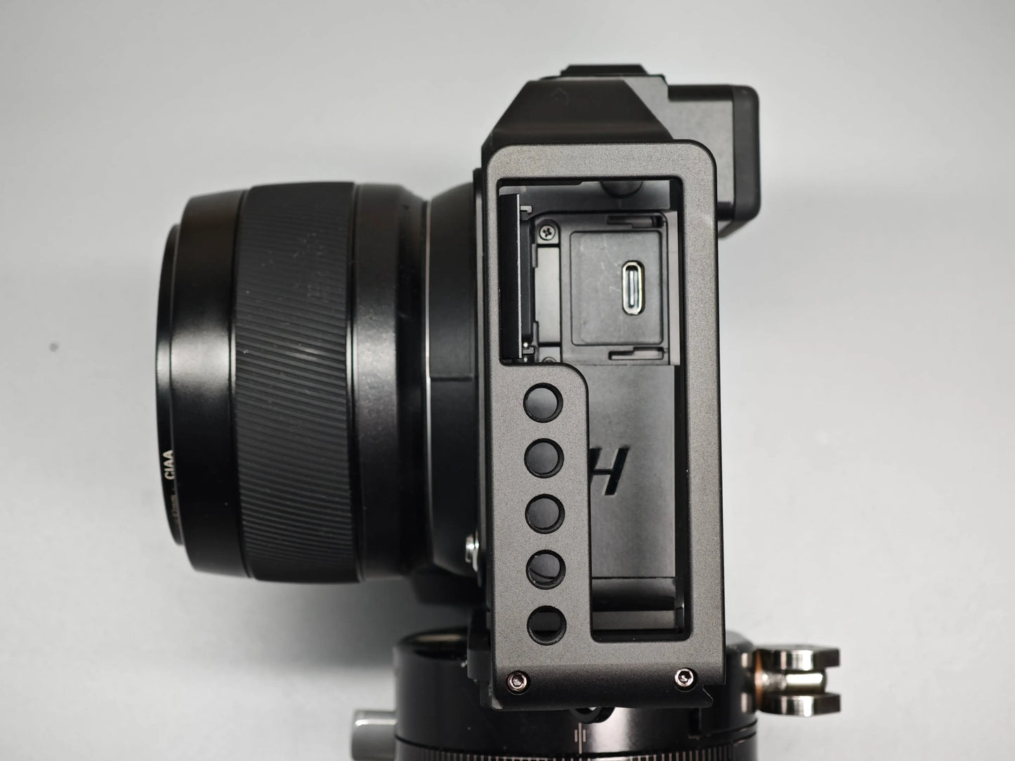 IDSworks HASSELBLAD X2D modular base plate and L-plate attachment IDS initial design studio