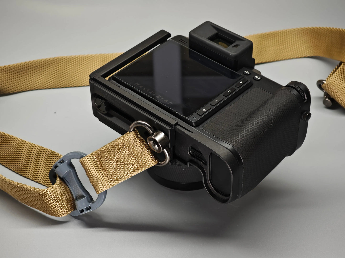 IDSworks HASSELBLAD X2D modular base plate and L-plate attachment IDS initial design studio