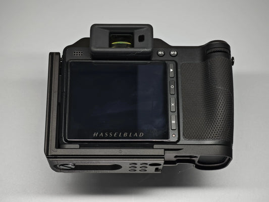 IDSworks HASSELBLAD X2D modular base plate and L-plate attachment IDS initial design studio