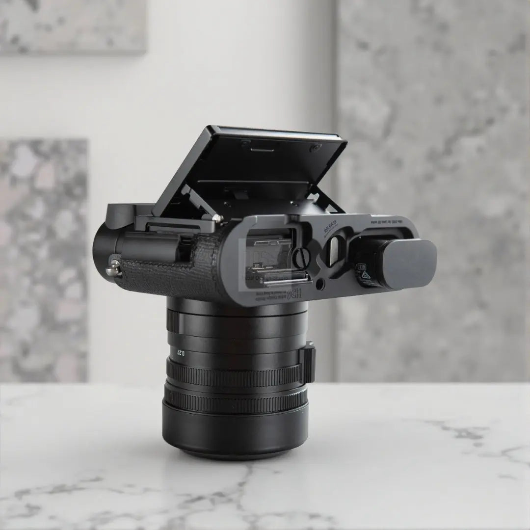 Camera Protection case for Leica Q3 / Q343 IDS initial design studio