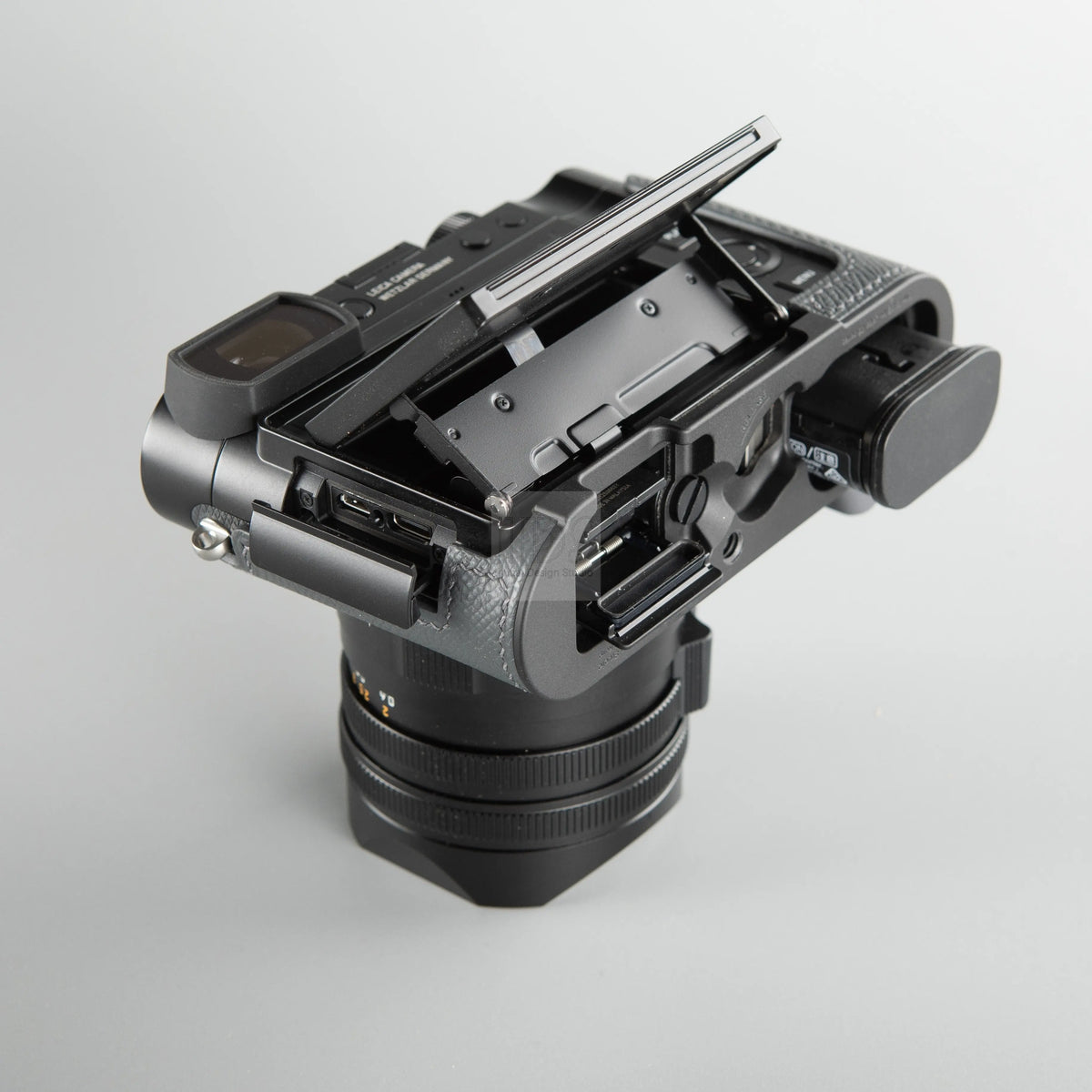 Camera Protection case for Leica Q3 / Q343 IDS initial design studio