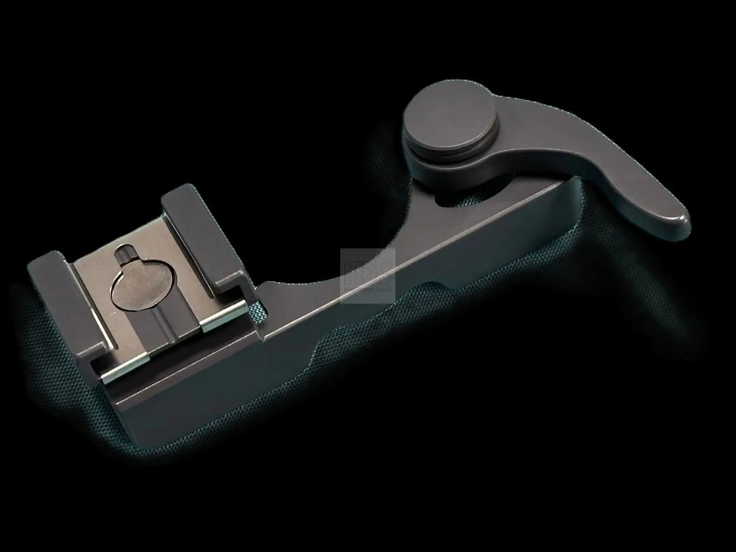 Foldable Thumb Grip for Leica M and Q series / Fujifilm 100VI from IDSworks IDS initial design studio