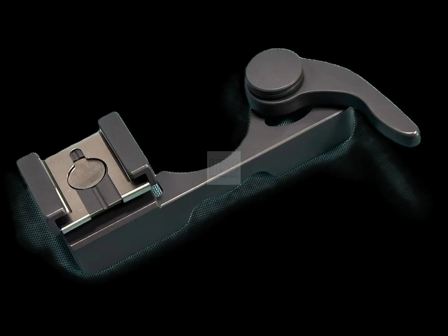 Foldable Thumb Grip for Leica M and Q series / Fujifilm 100VI from IDSworks IDS initial design studio