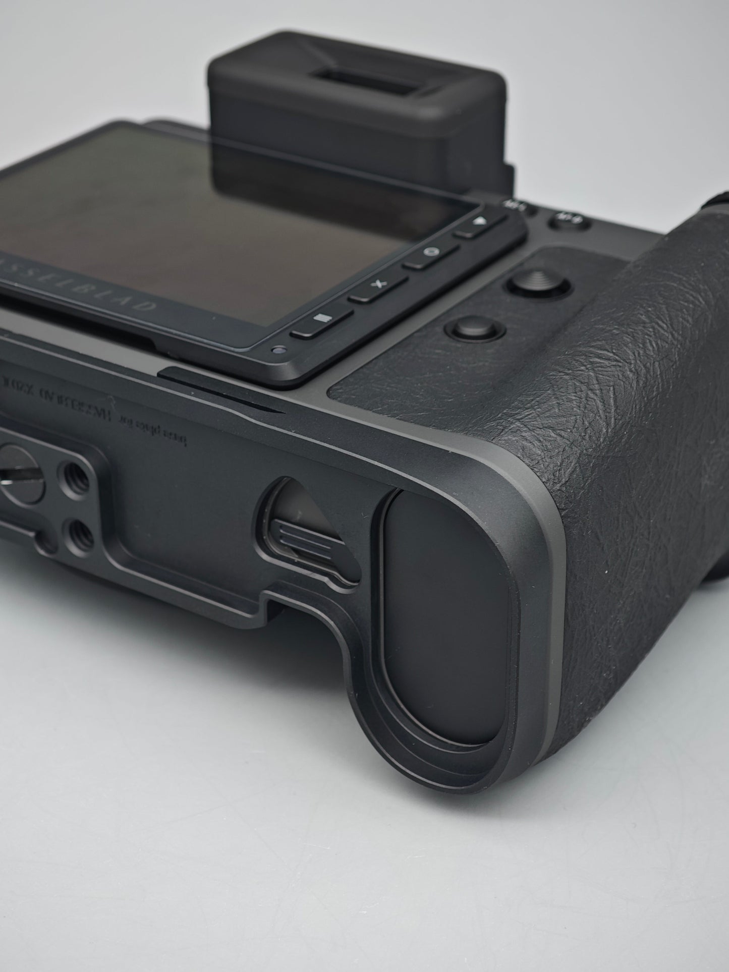 IDSworks HASSELBLAD X2D and X2DII modular L-bracket and/or baseplate attachment IDS initial design studio