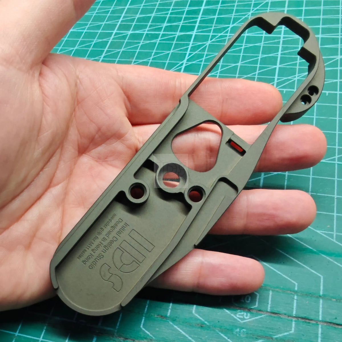 IDSworks M11-Lite Grip for Leica M11 series and M-EV1 IDS initial design studio