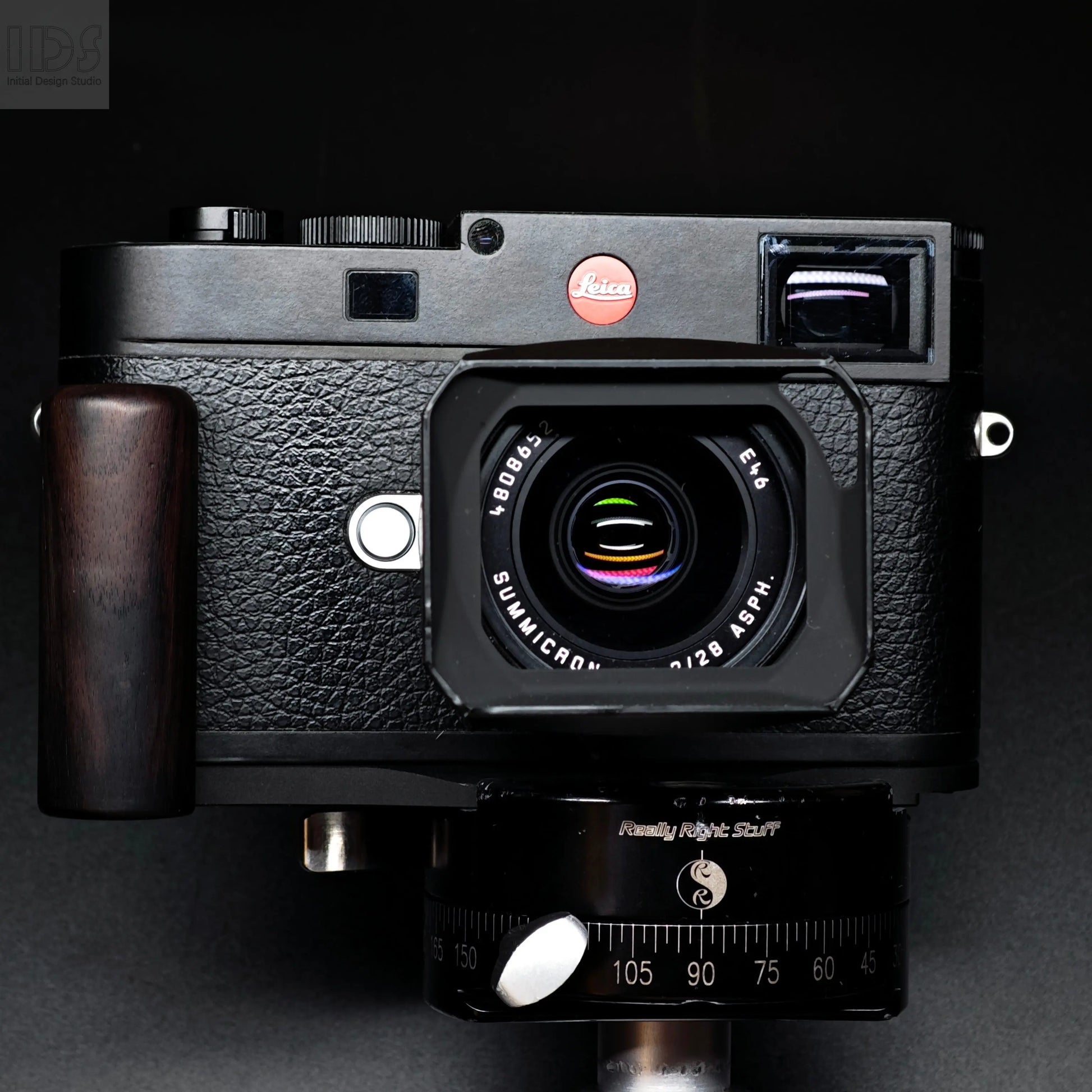 IDSworks Pillar Grip for Leica M11 series IDS initial design studio