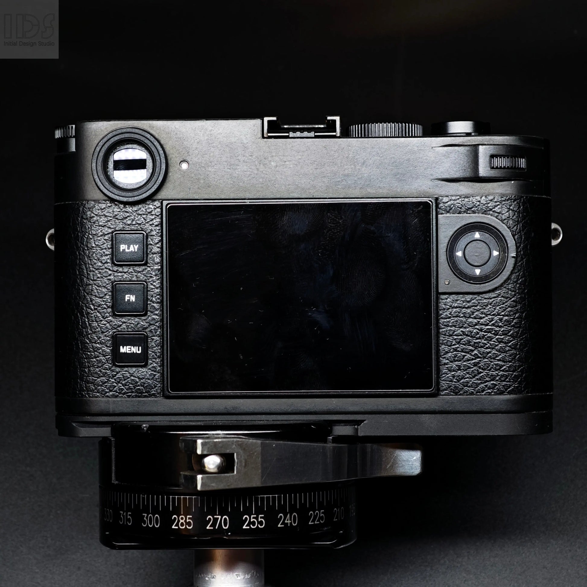 IDSworks Pillar Grip for Leica M11 series IDS initial design studio