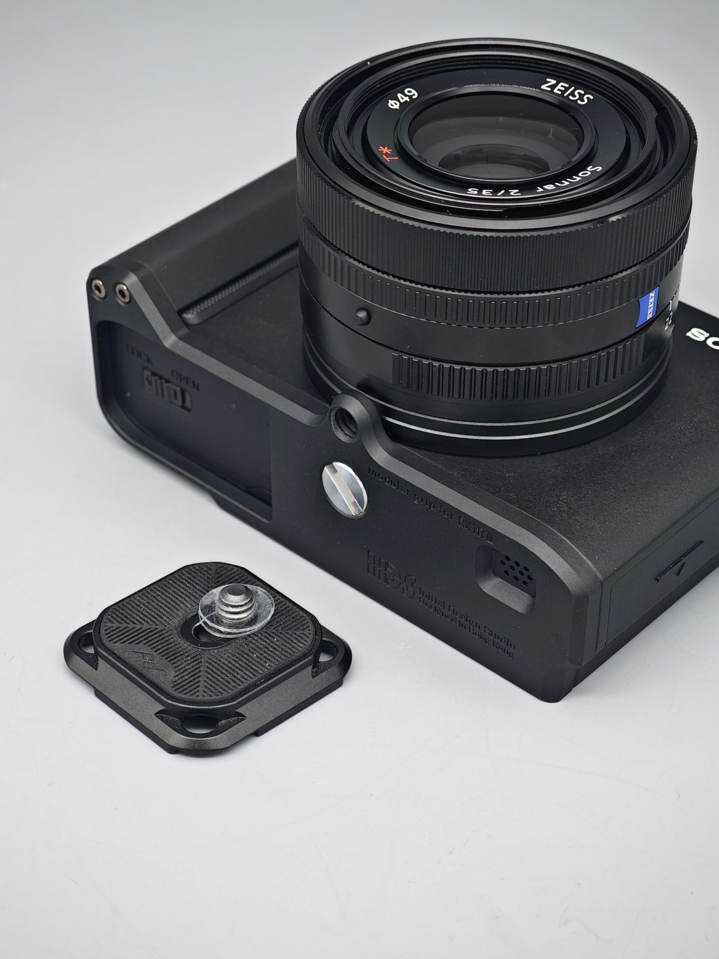 IDSworks hand grip / thumb grip for Sony RX1RIII IDS initial design studio