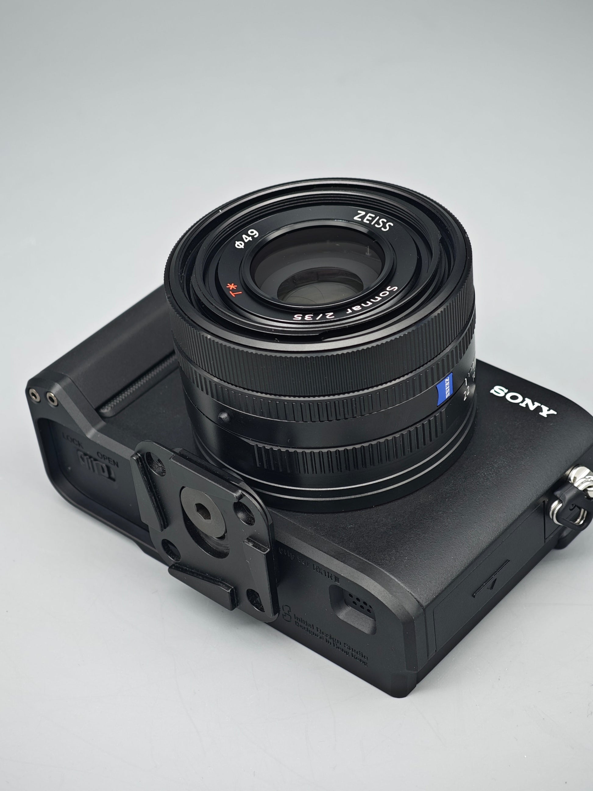 IDSworks hand grip / thumb grip for Sony RX1RIII IDS initial design studio