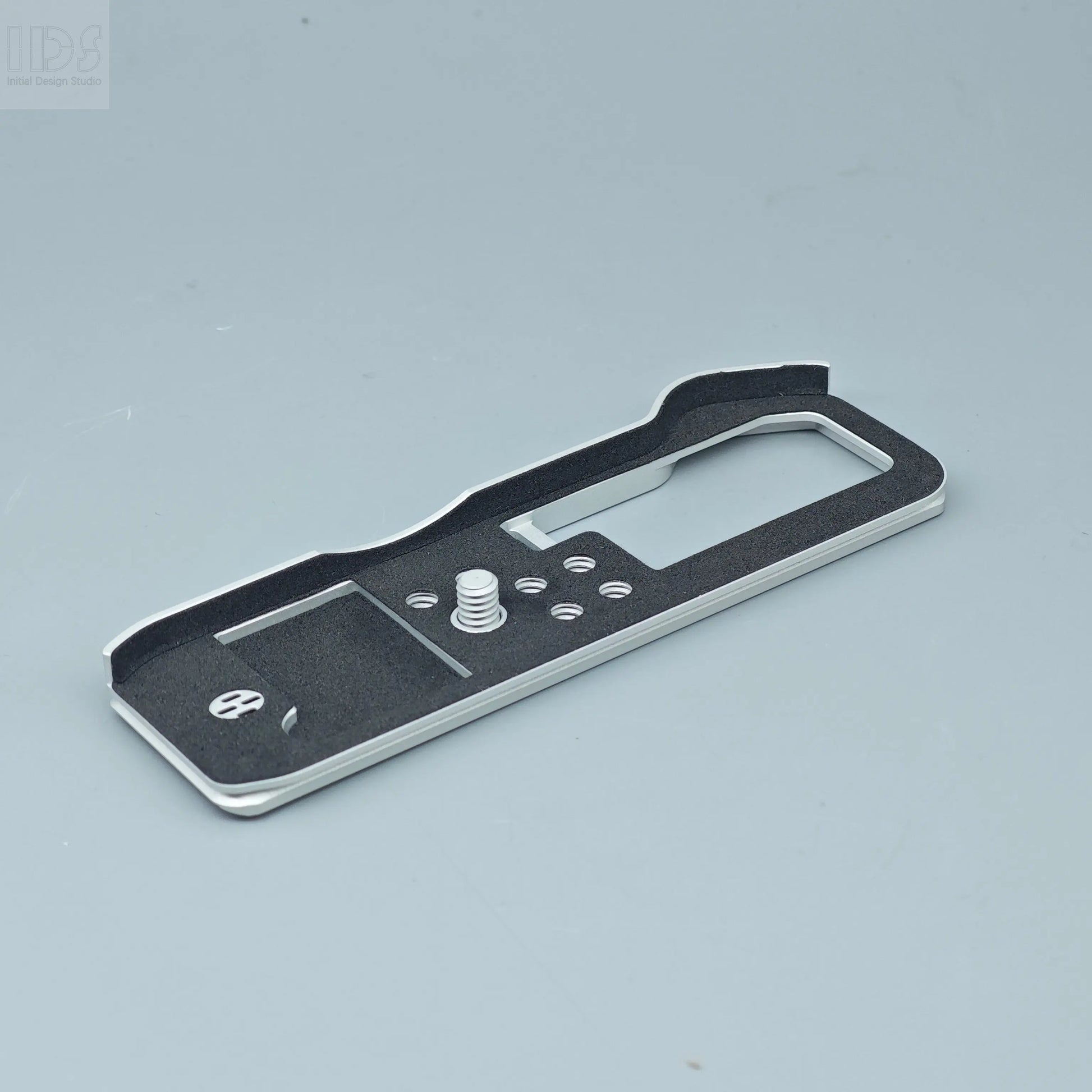 IDSworks modular Grip & Base plate for Fujifilm GFX100RF IDS initial design studio
