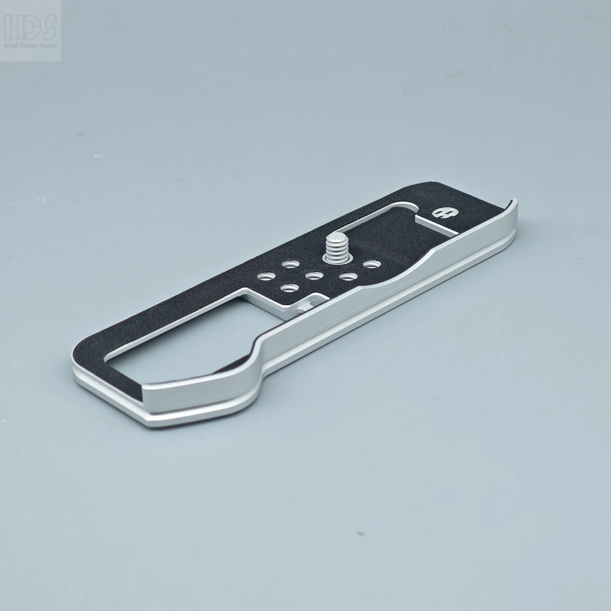 IDSworks modular Grip & Base plate for Fujifilm GFX100RF IDS initial design studio