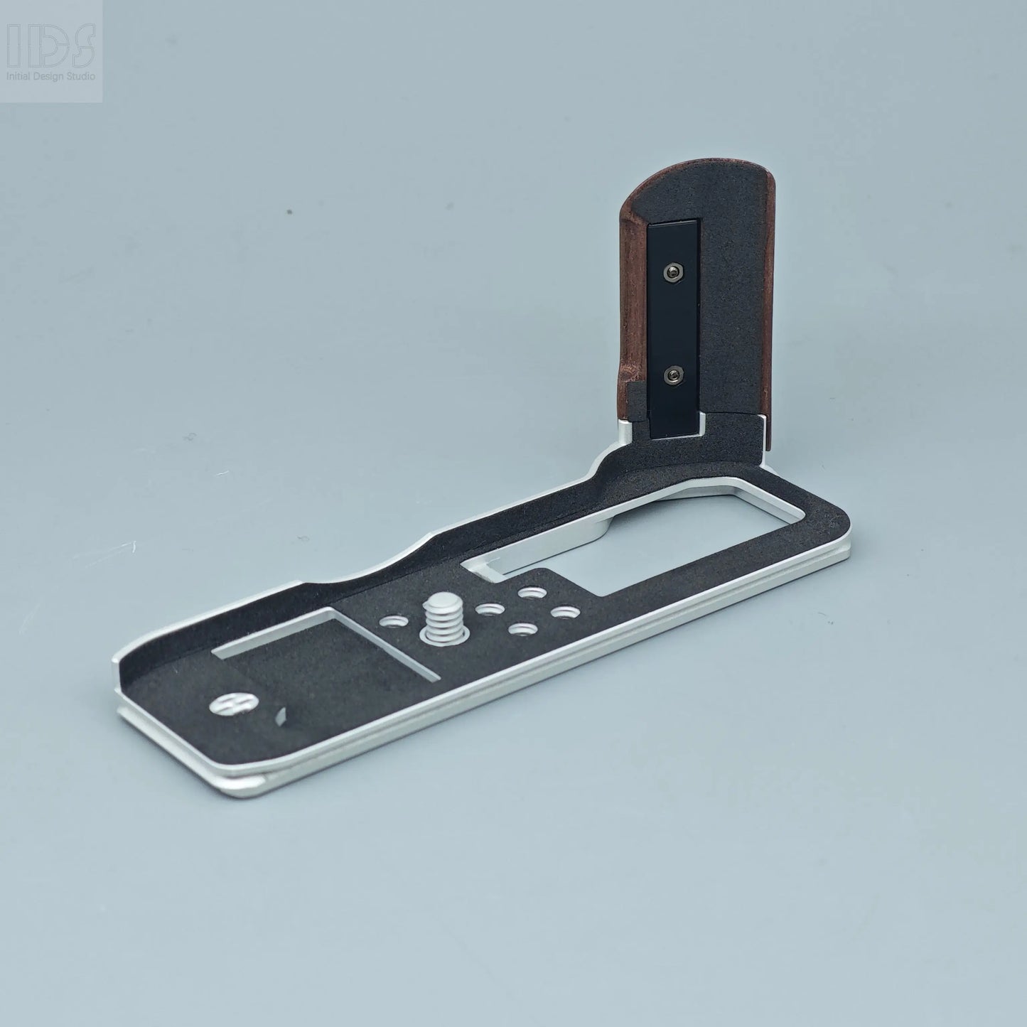IDSworks modular Grip & Base plate for Fujifilm GFX100RF IDS initial design studio