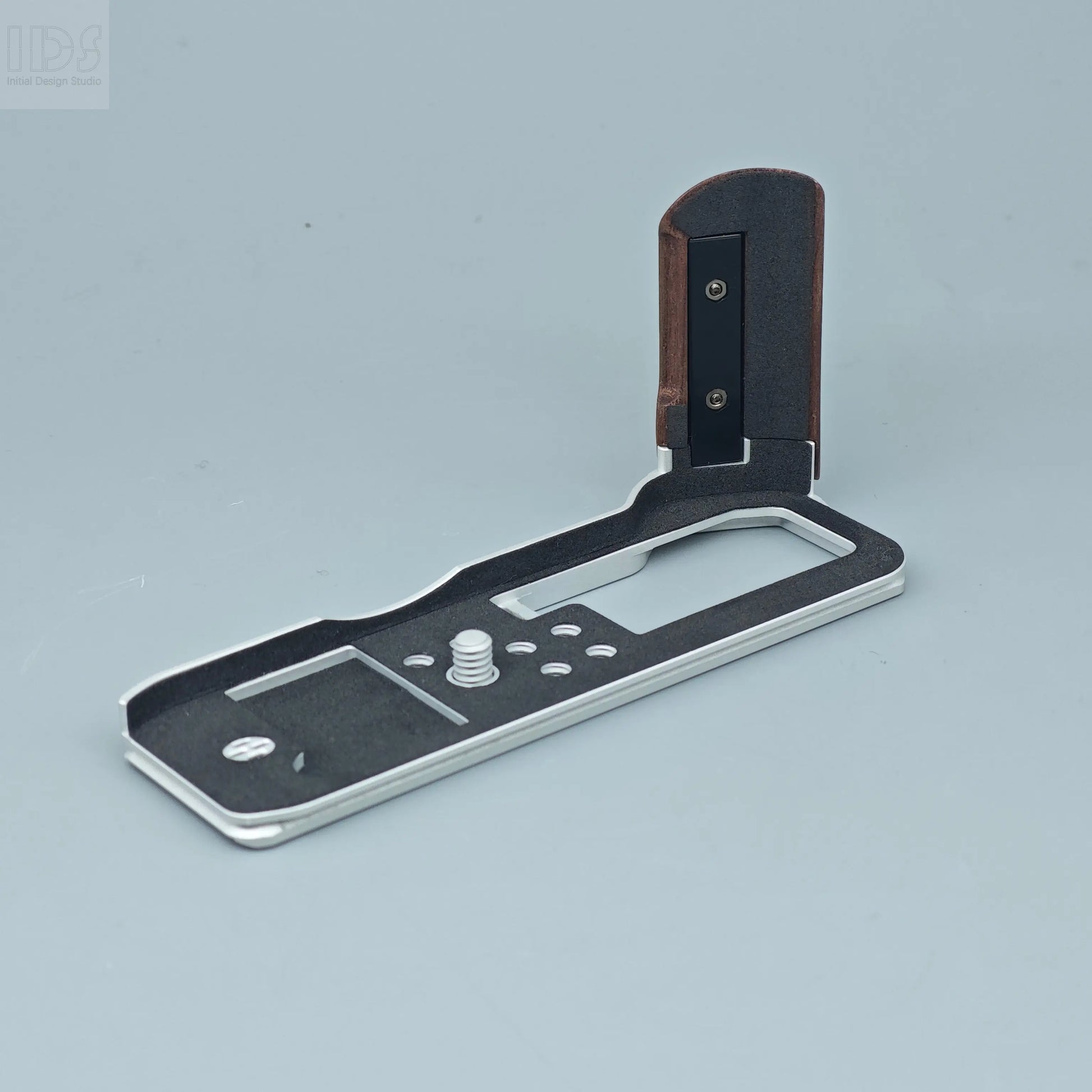 IDSworks modular Grip & Base plate for Fujifilm GFX100RF IDS initial design studio