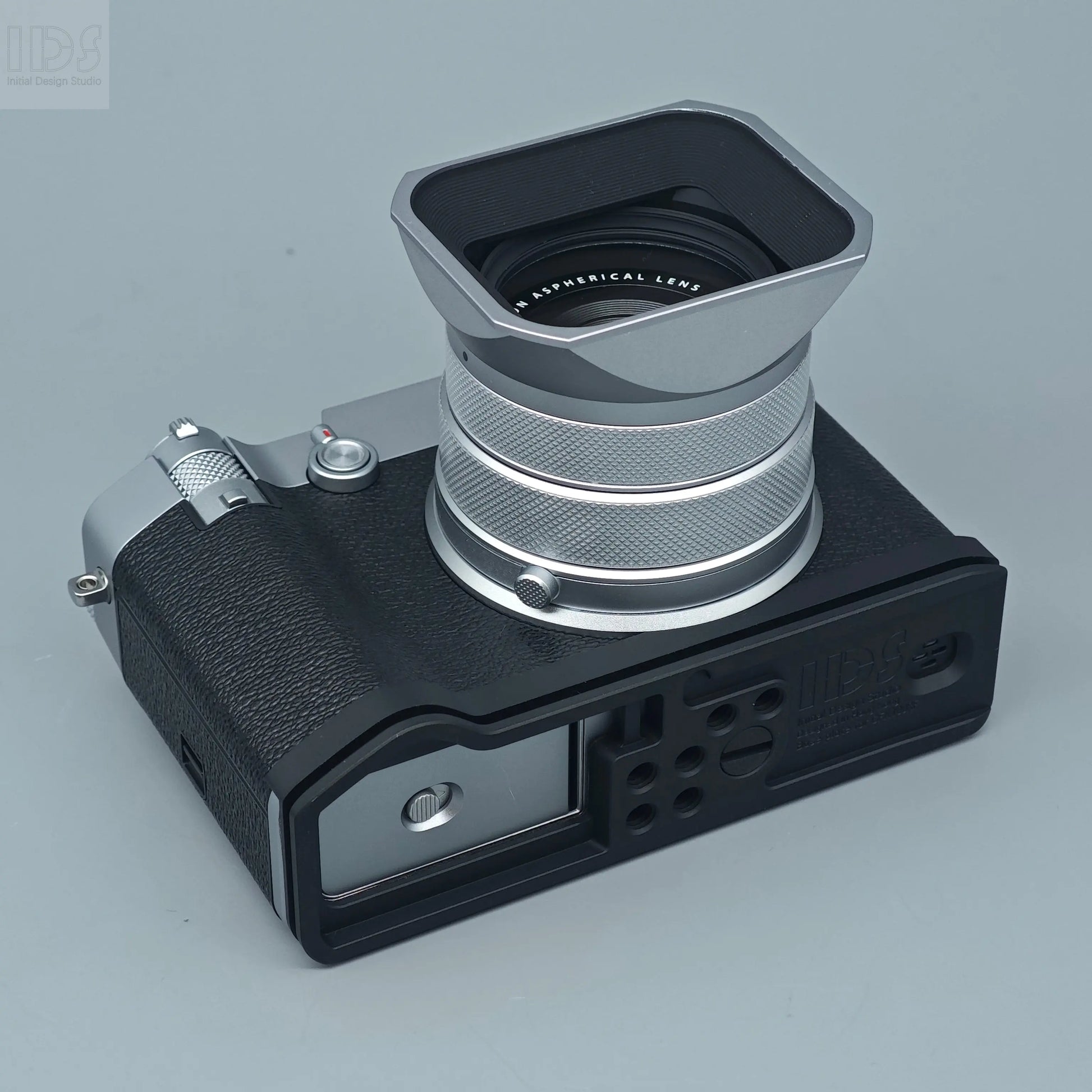 IDSworks modular Grip & Base plate for Fujifilm GFX100RF IDS initial design studio