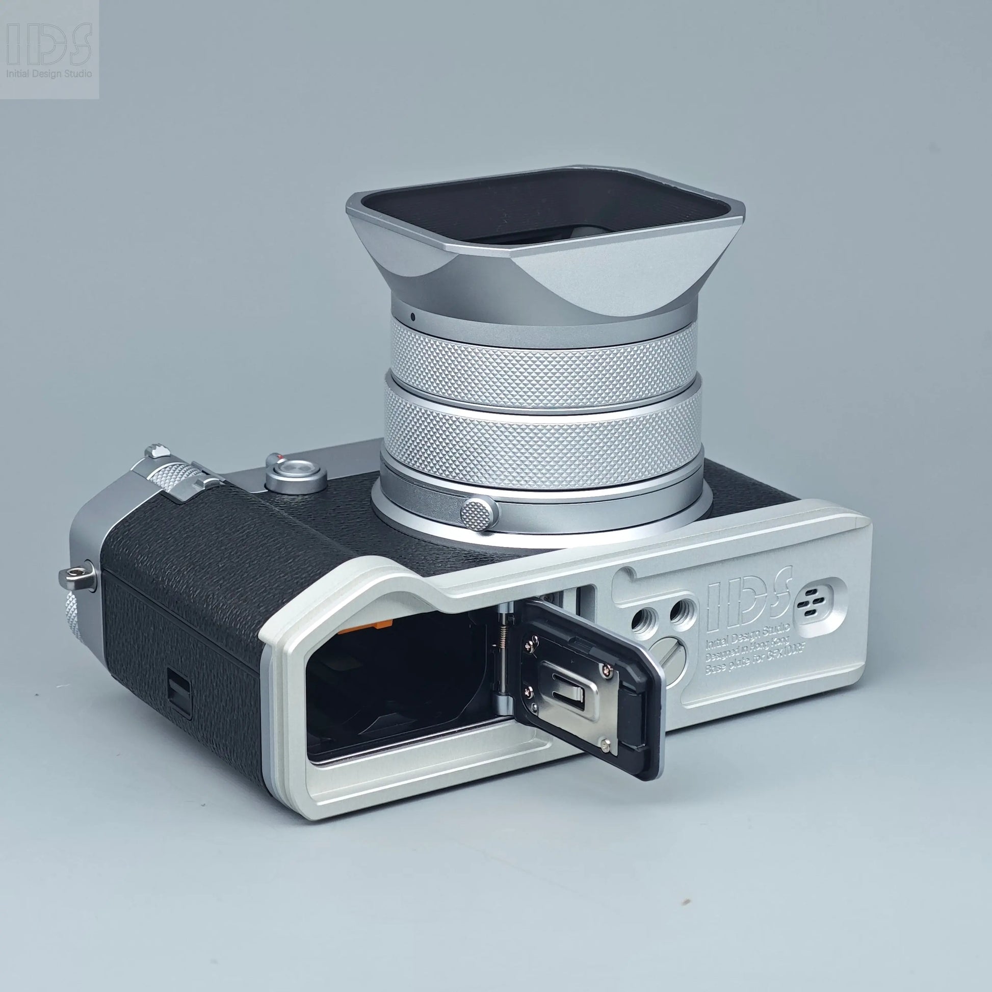 IDSworks modular Grip & Base plate for Fujifilm GFX100RF IDS initial design studio