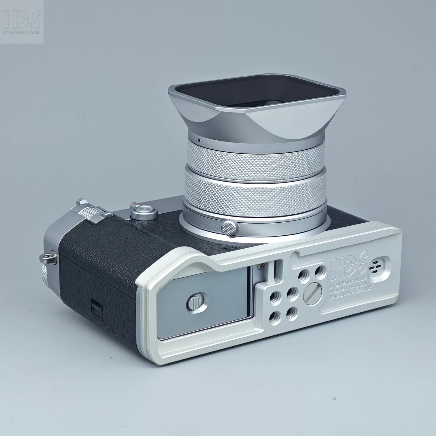 IDSworks modular Grip & Base plate for Fujifilm GFX100RF IDS initial design studio