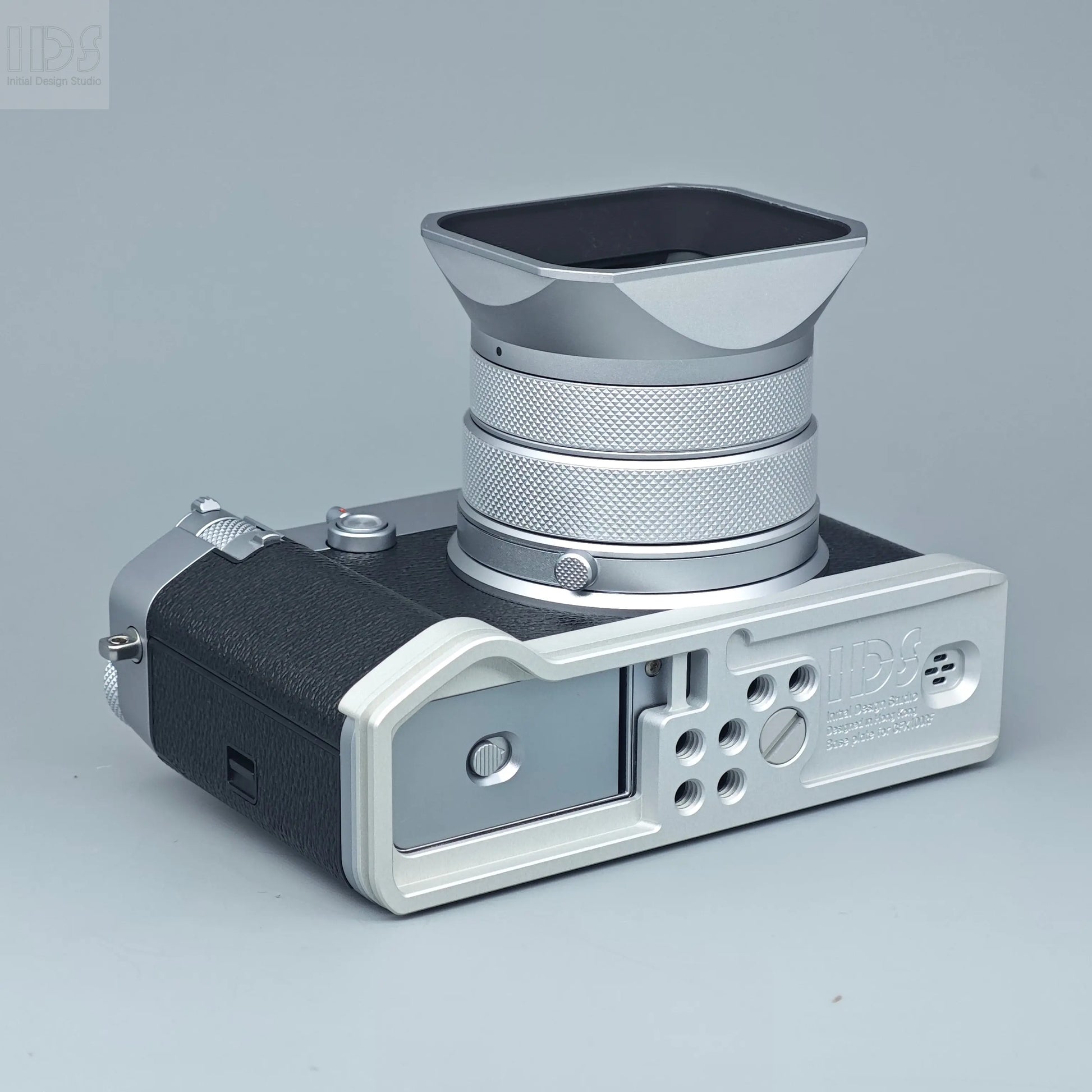 IDSworks modular Grip & Base plate for Fujifilm GFX100RF IDS initial design studio