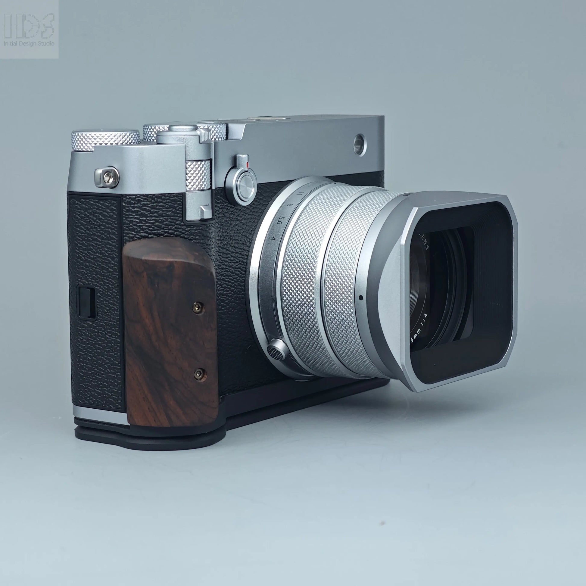 IDSworks modular Grip & Base plate for Fujifilm GFX100RF IDS initial design studio