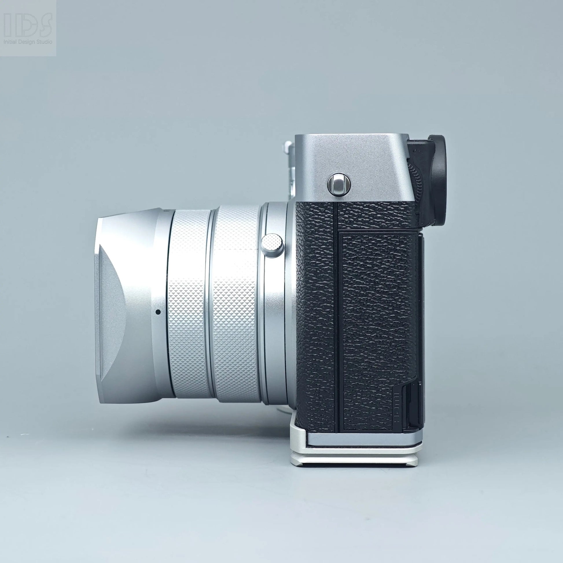 IDSworks modular Grip & Base plate for Fujifilm GFX100RF IDS initial design studio